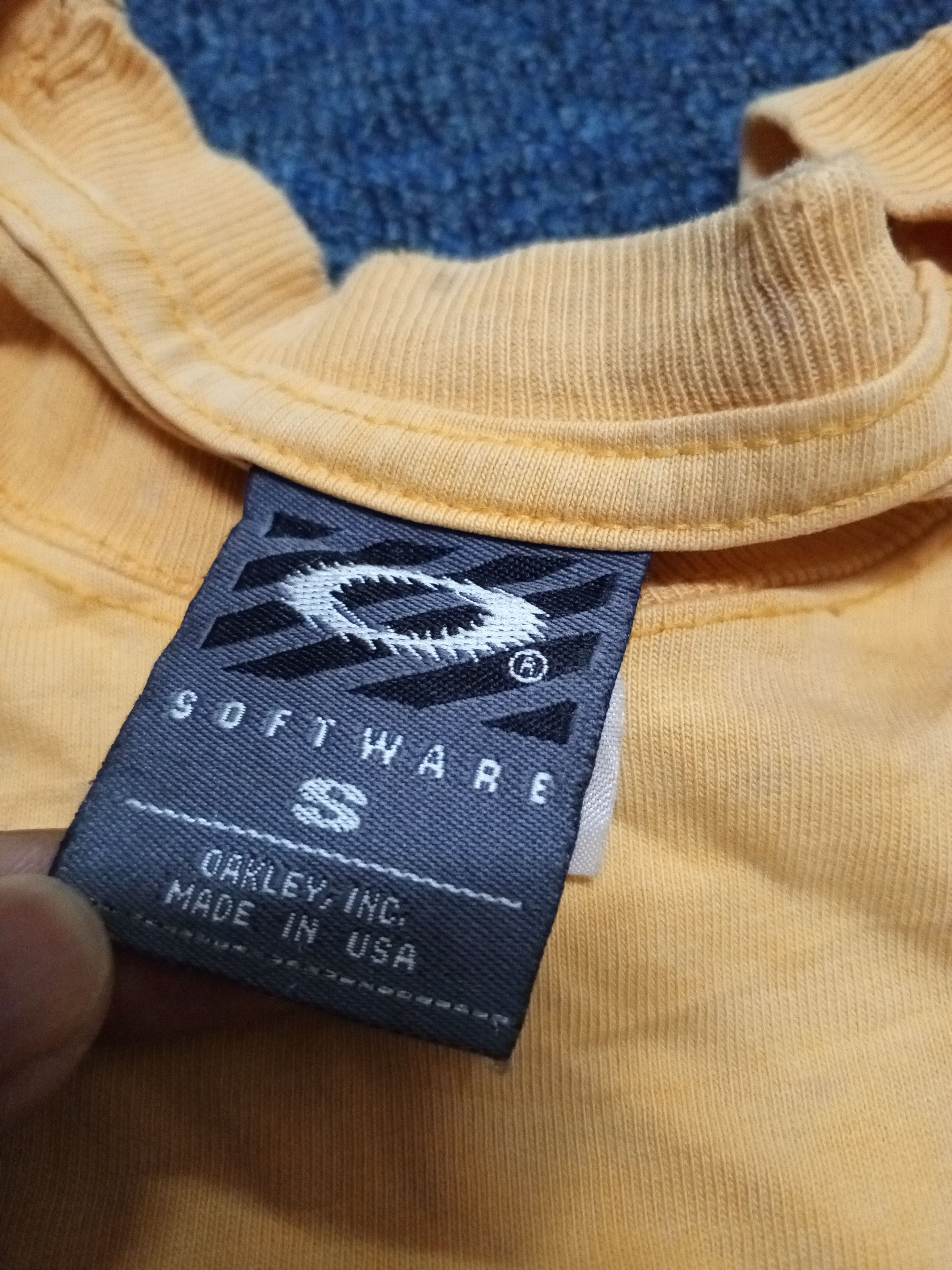 Oakley 💥BINDING OFFER💥90s Oakley yellow logo rare Size US M / EU 48-50 / 2 - 11 Thumbnail