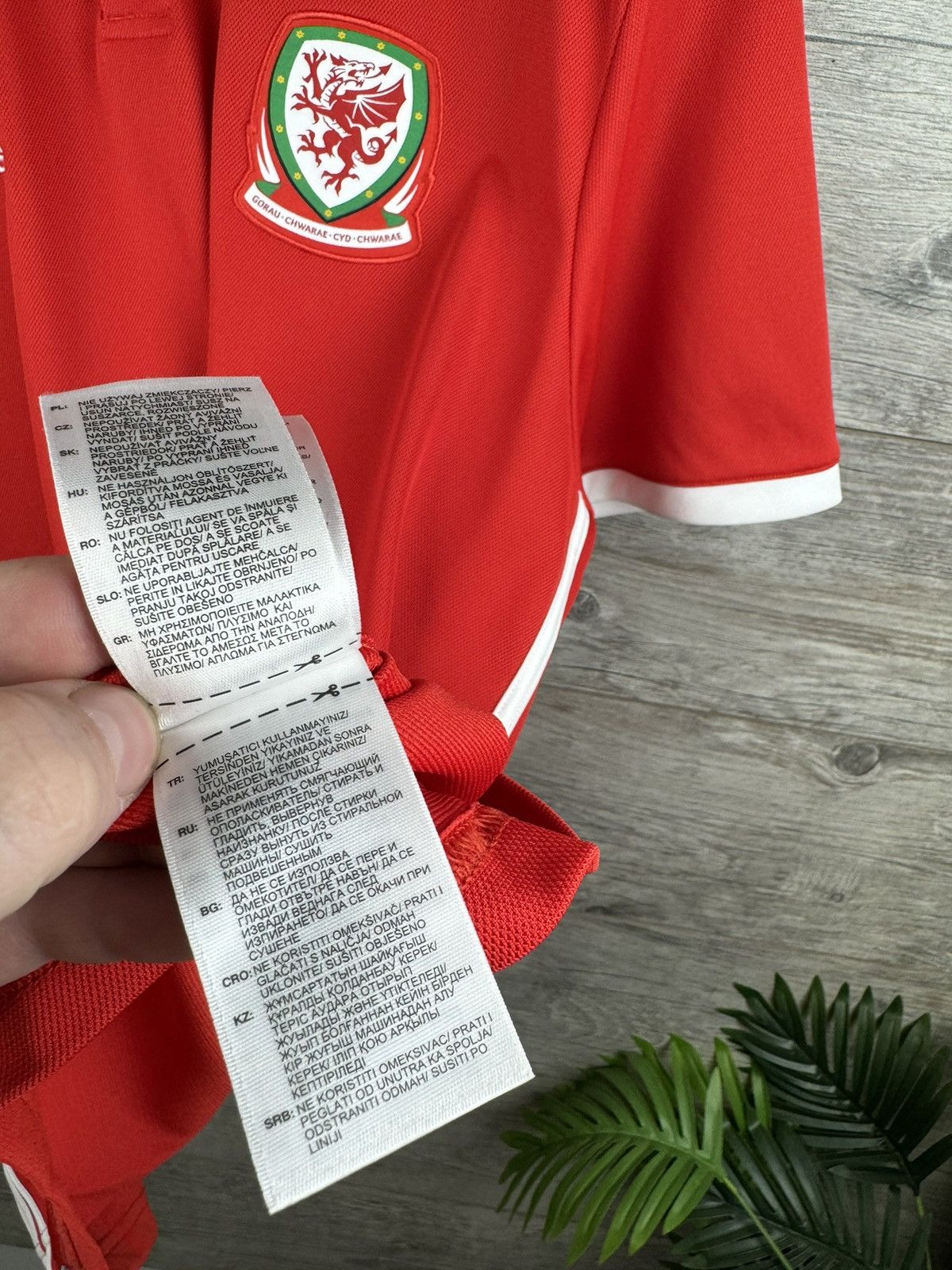 Adidas Adidas Wales Home 2018 Soccer Jersey size XL Size US XL / EU 56 / 4 - 12 Thumbnail