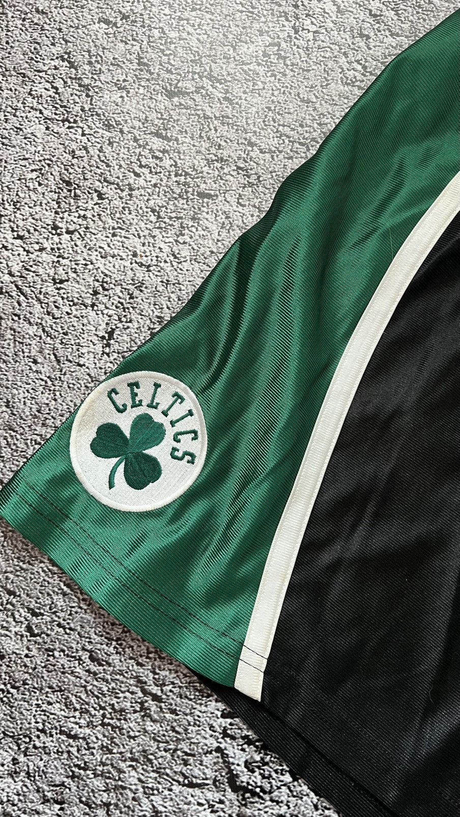 NBA × Nike × Vintage VTG 90’s Boston Celtics rare basketball nike shorts Size US 38 / EU 54 - 2 Thumbnail