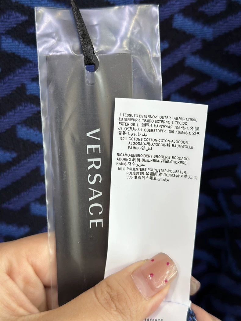 Versace Versace Greek back pattern crew neck knit Size US L / EU 52-54 / 3 - 6 Thumbnail