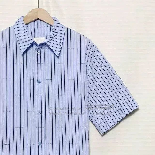 Givenchy Givenchy All-Over Letter Logo Short-Sleeve Shirt. Size US XXS / EU 40 - 3 Thumbnail