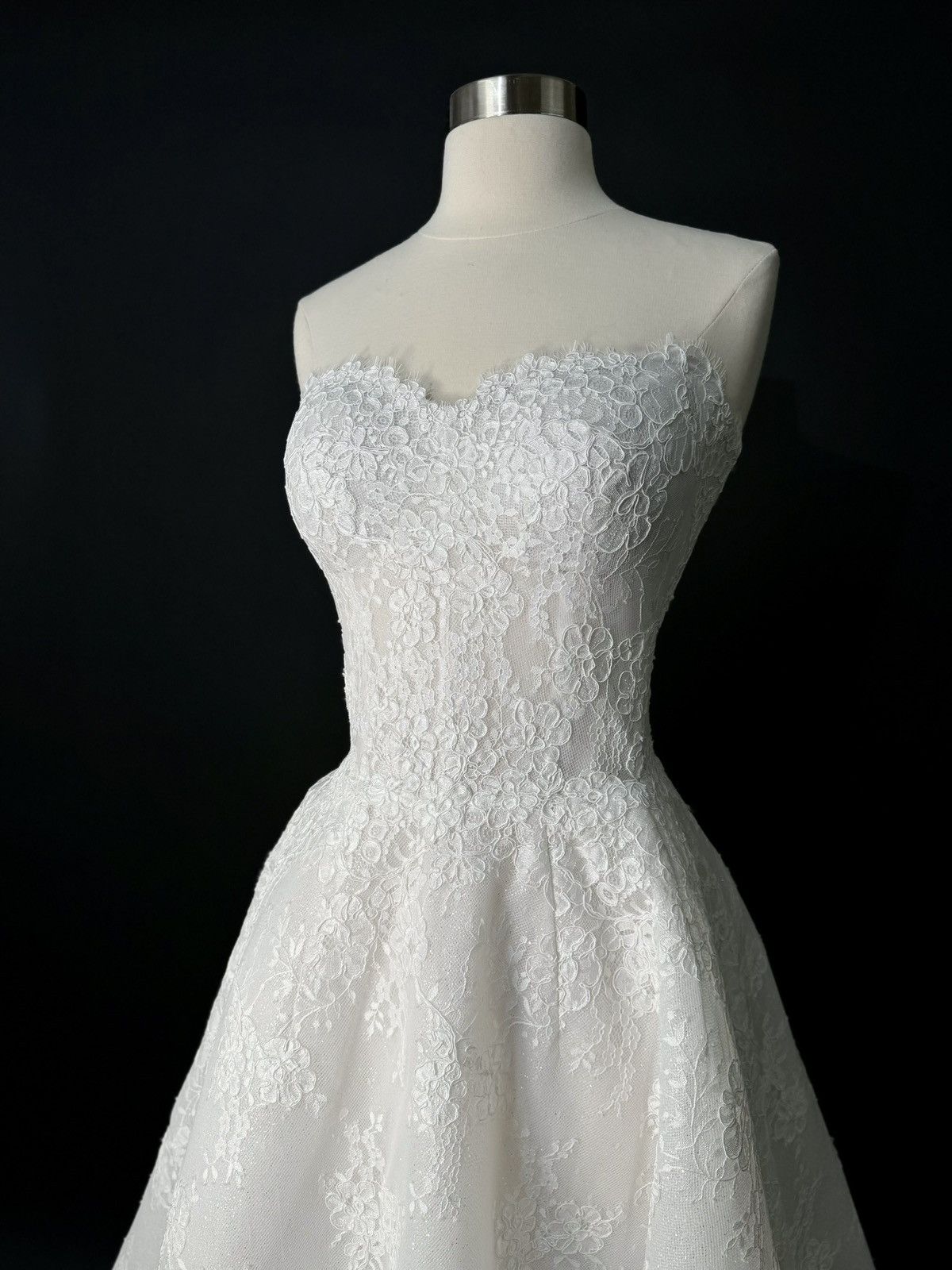 Other Preloved US 6-8 Anna Augusta French corded lace Bridal Gown Size M / US 6-8 / IT 42-44 - 3 Thumbnail