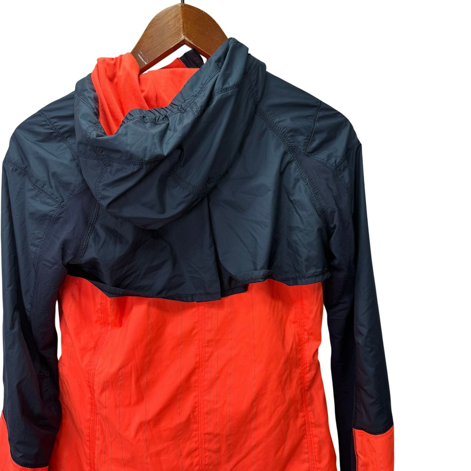 Lululemon Lululemon Get Up and Glow Running Jacket sz 4 Full Zip #H4 Size S / US 4 / IT 40 - 3 Thumbnail