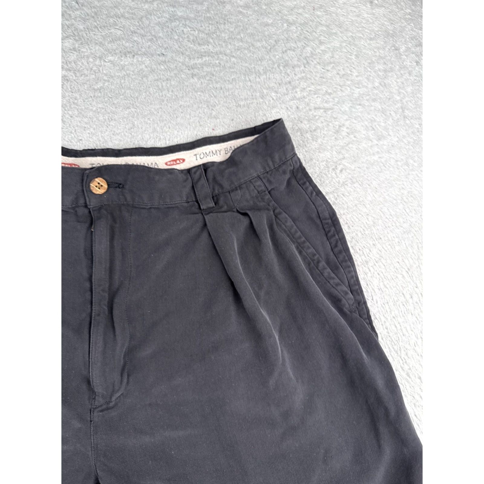 Tommy Bahama Tommy Bahama Shorts Men 33 Black Bermuda Pleated Silk Quick Dry Beach Vacation 9in Mens Size US 33 - 5 Thumbnail