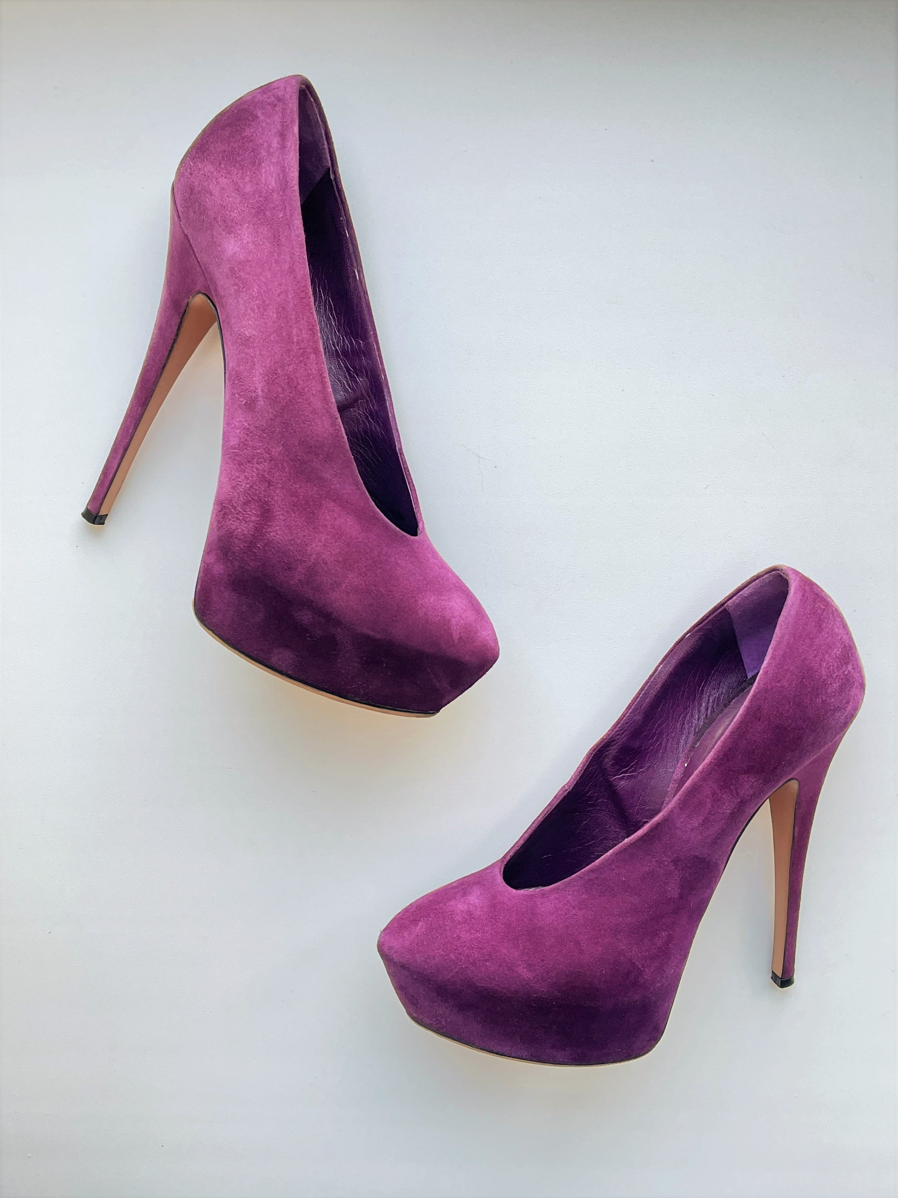 Casadei EUC Casadei 38 Women Dress Shoes Hidden Platform Suede Pumps Size US 8 / IT 38 - 1 Thumbnail