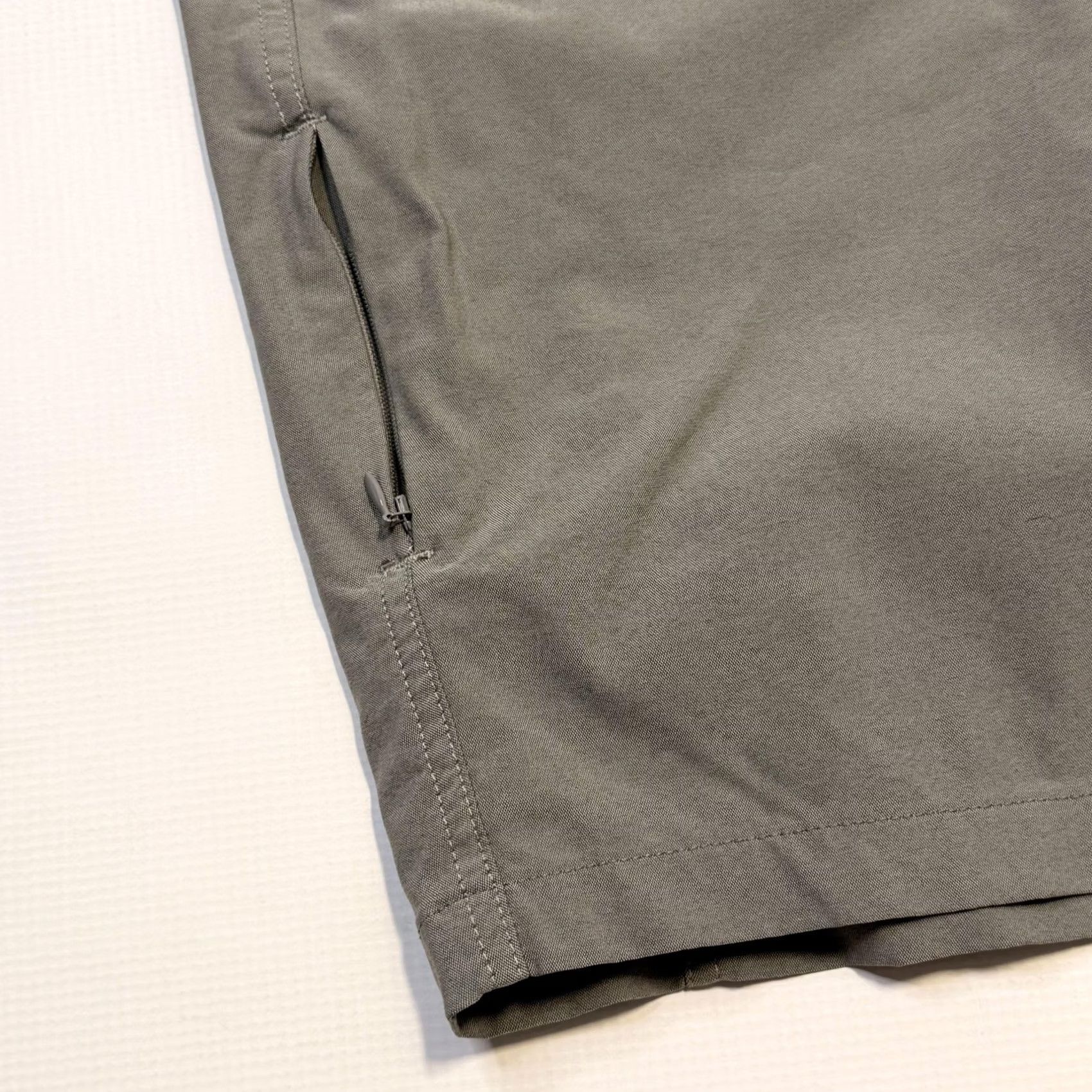 Vintage Kuhl Shorts Womens 14 Gray Zip Pocket Hiking Microfiber Lightweight 6355 Size 36" / US 14 / IT 50 - 5 Thumbnail