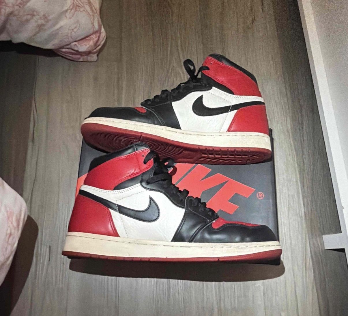 Jordan Brand jordan 1 bred toe size 9.5 Size US 9.5 / EU 42-43 - 2 Thumbnail