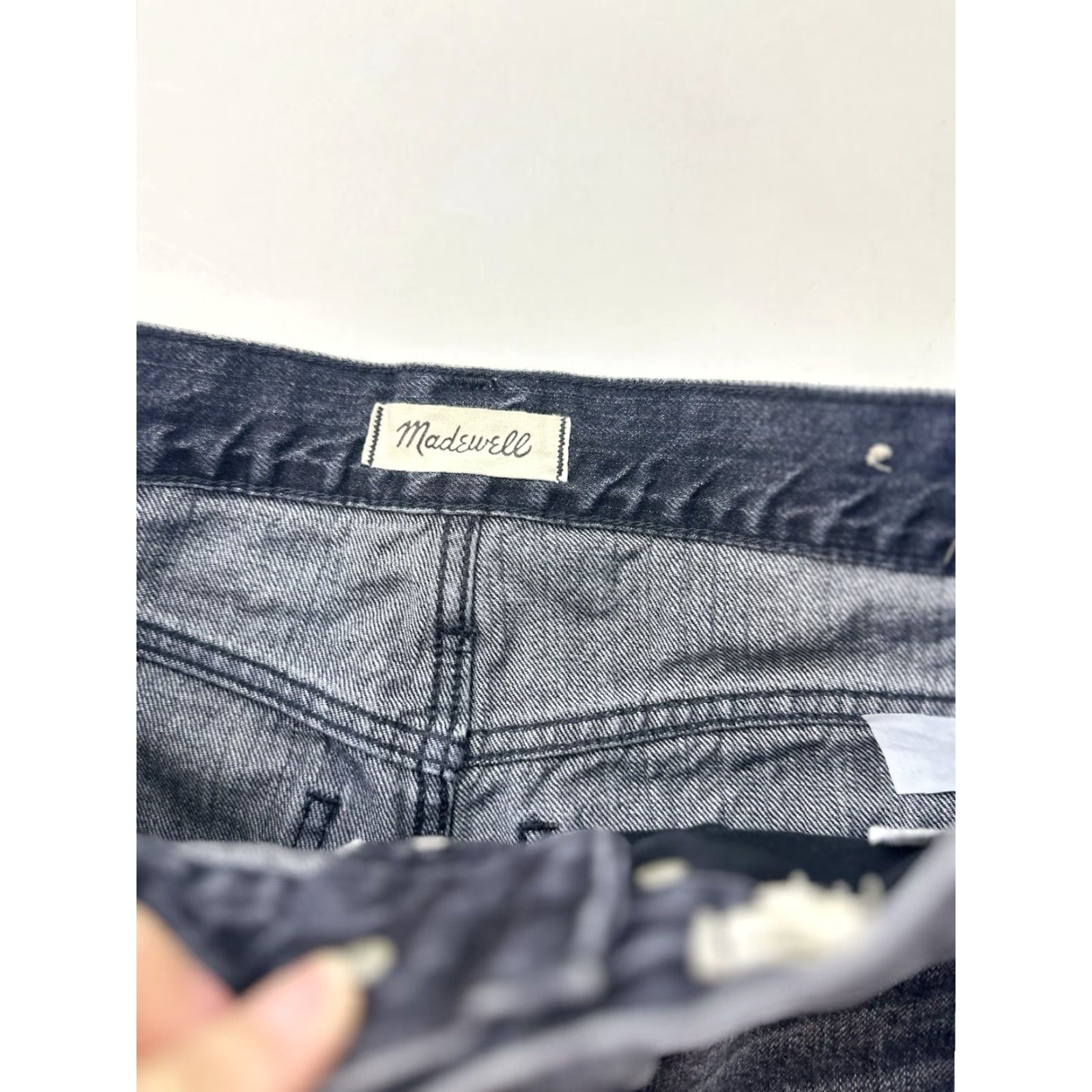 Madewell Madewell Shorts Women’s 23 Black Cut-Off Denim Relaxed Mid Rise 100% Cotton Pockets Casual Beach Travel Walking Girls Mens? Size 40" / US 18 - 4 Thumbnail