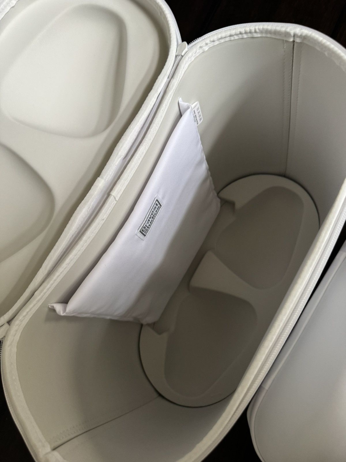 Bravest Studios Bravest Studios Airpack Airpods Backpack Size ONE SIZE - 8 Thumbnail
