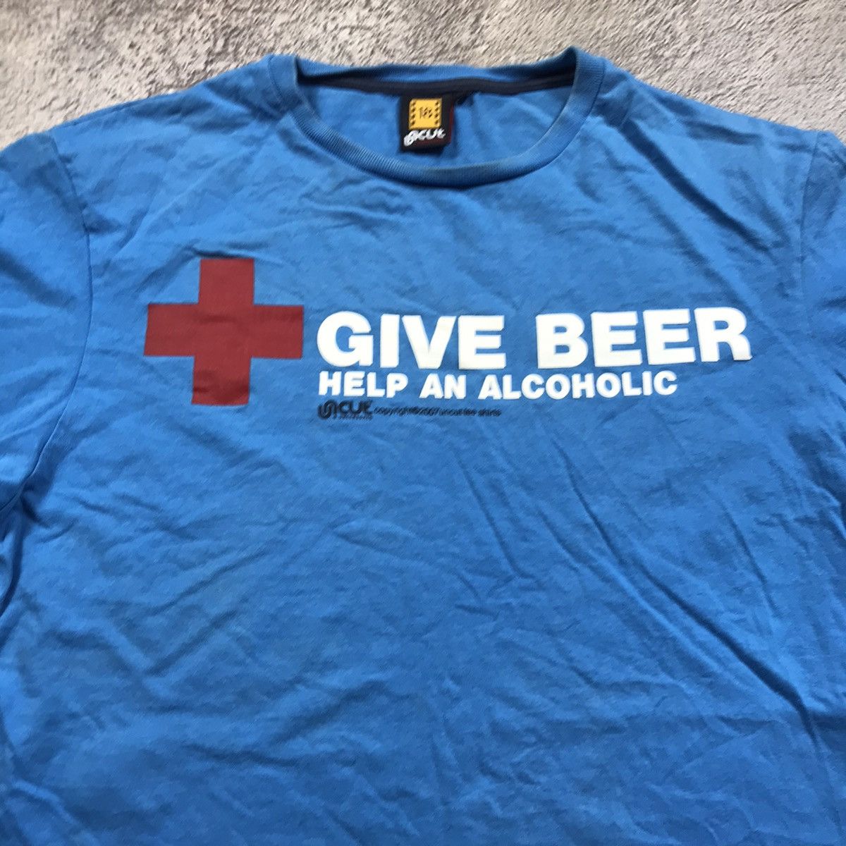 Vintage Vintage Y2K Funny Graphic Tee Give Beer Help Alcohol Skate L Size US L / EU 52-54 / 3 - 3 Thumbnail