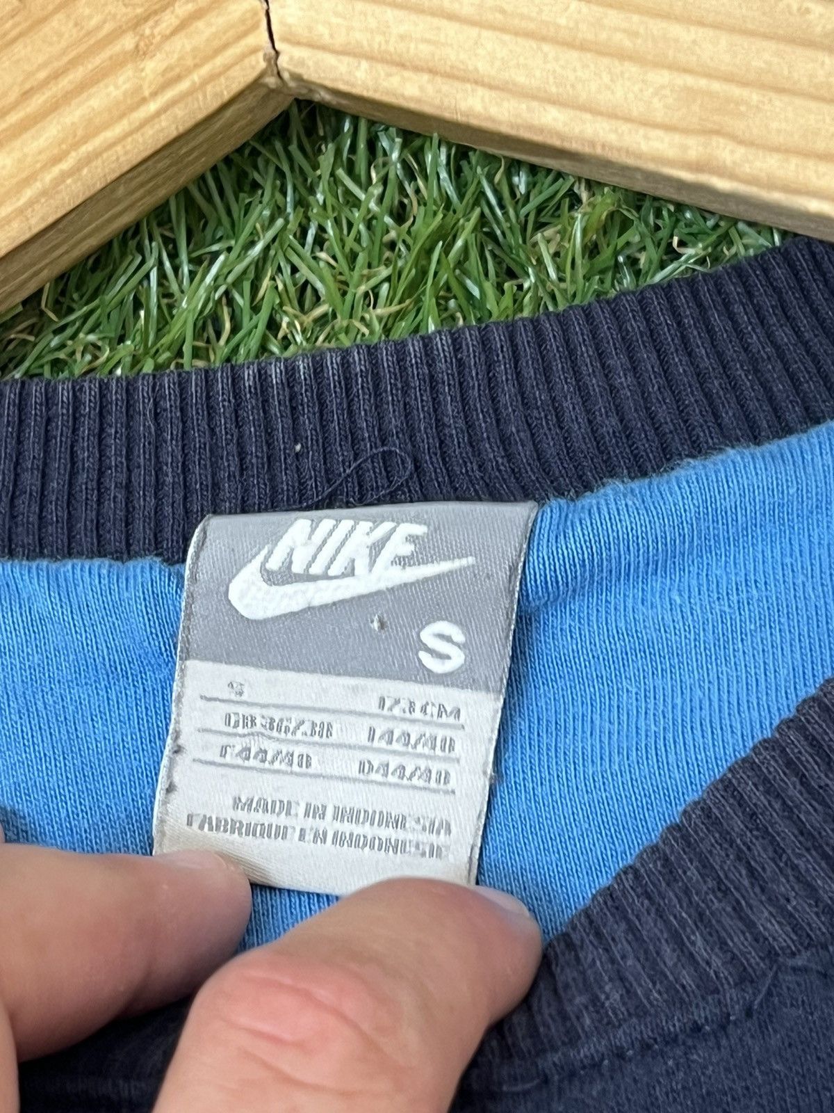 Vintage Vintage Nike Brown Baggy Crewneck Sweatshirt Center Swoosh Size US S / EU 44-46 / 1 - 6 Thumbnail