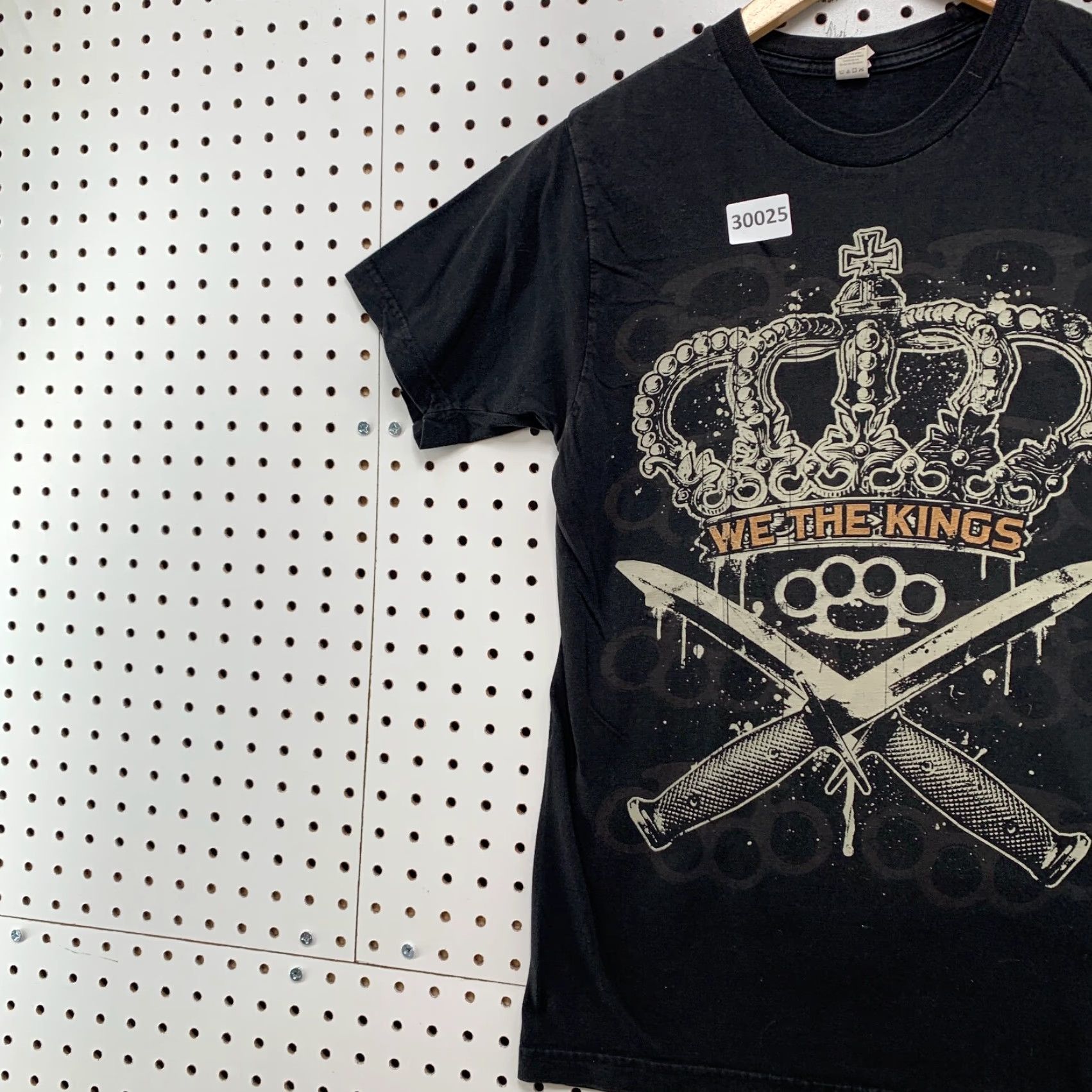 Tultex We The Kings Shirt Mens Small Black Crown Knives Graphic 17x25.5 Size US S / EU 44-46 / 1 - 4 Thumbnail
