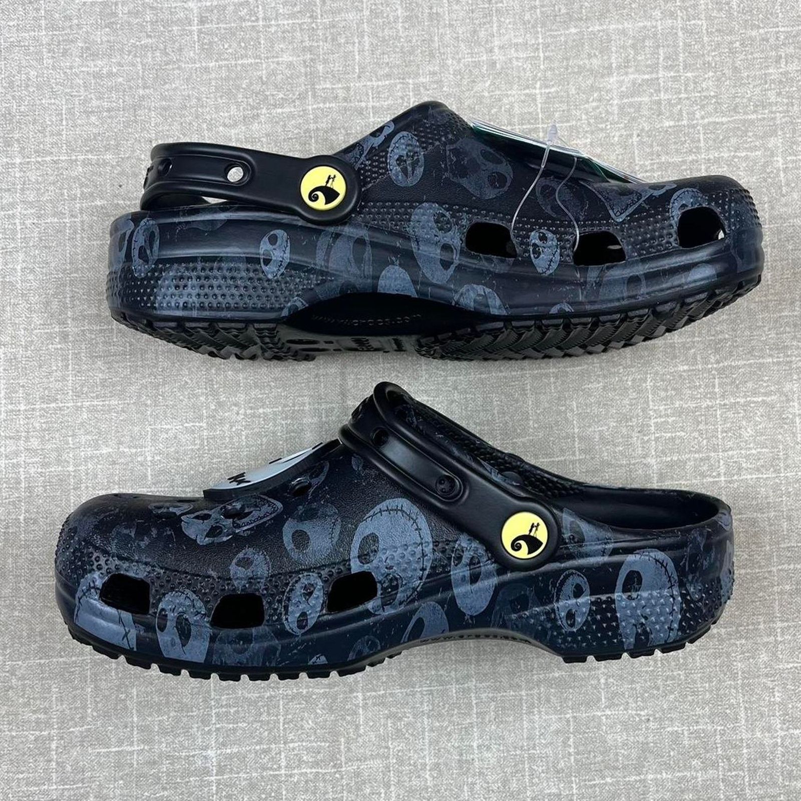 Crocs Nightmare Before Christmas x Crocs Classic Clog Women 6 Size US 6 / IT 36 - 4 Thumbnail