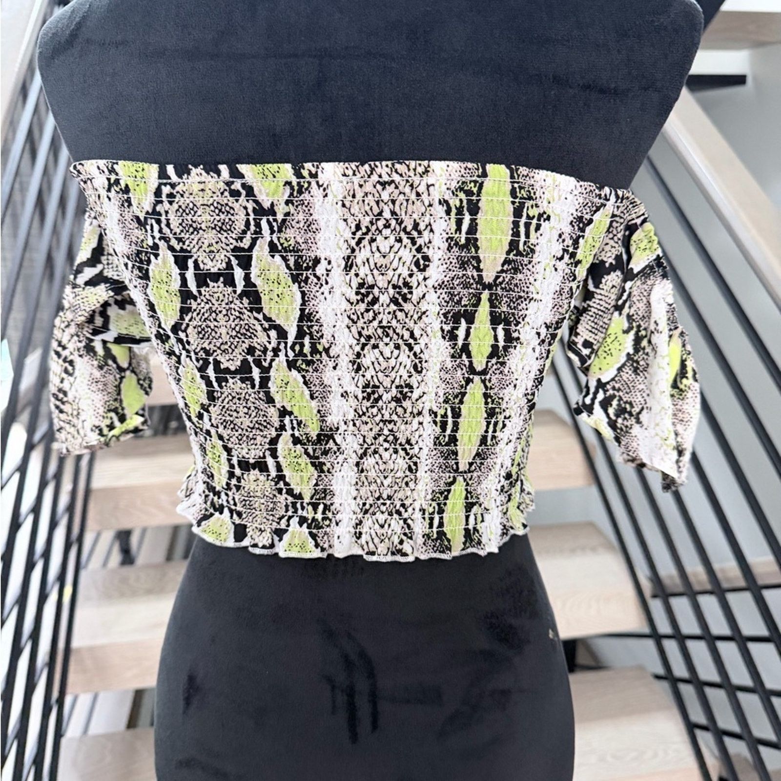 Other New Y2K Lime Snake Print Off-Shoulder Smoked Crop Top size S Size S / US 4 / IT 40 - 3 Thumbnail