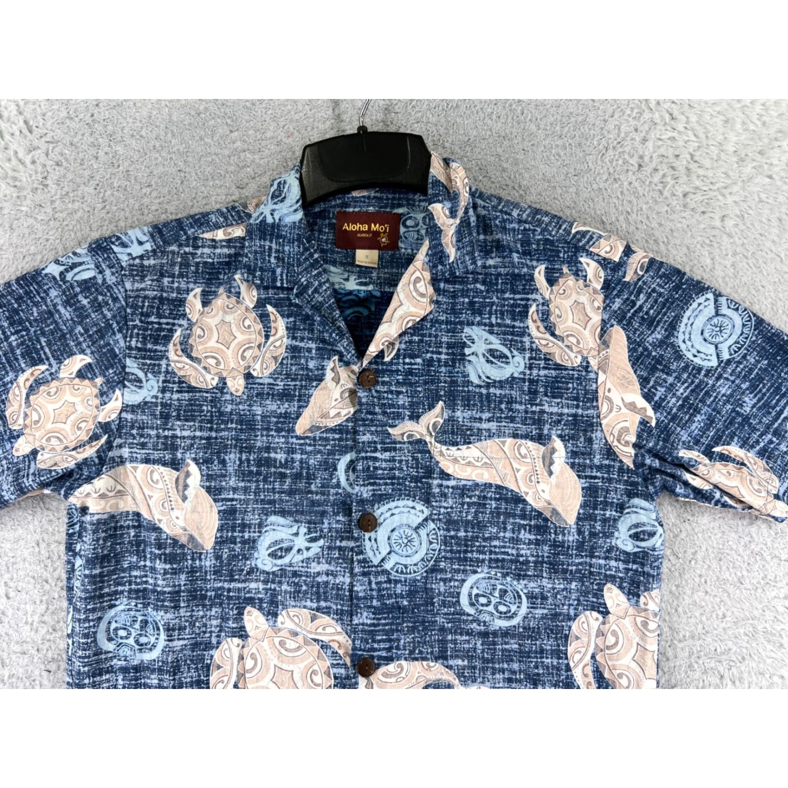 Vintage Aloha Mo'i Shirt Mens Small Blue Beige Sea Turtle Whale Tribal Print 100% Cotton Size US S / EU 44-46 / 1 - 7 Thumbnail