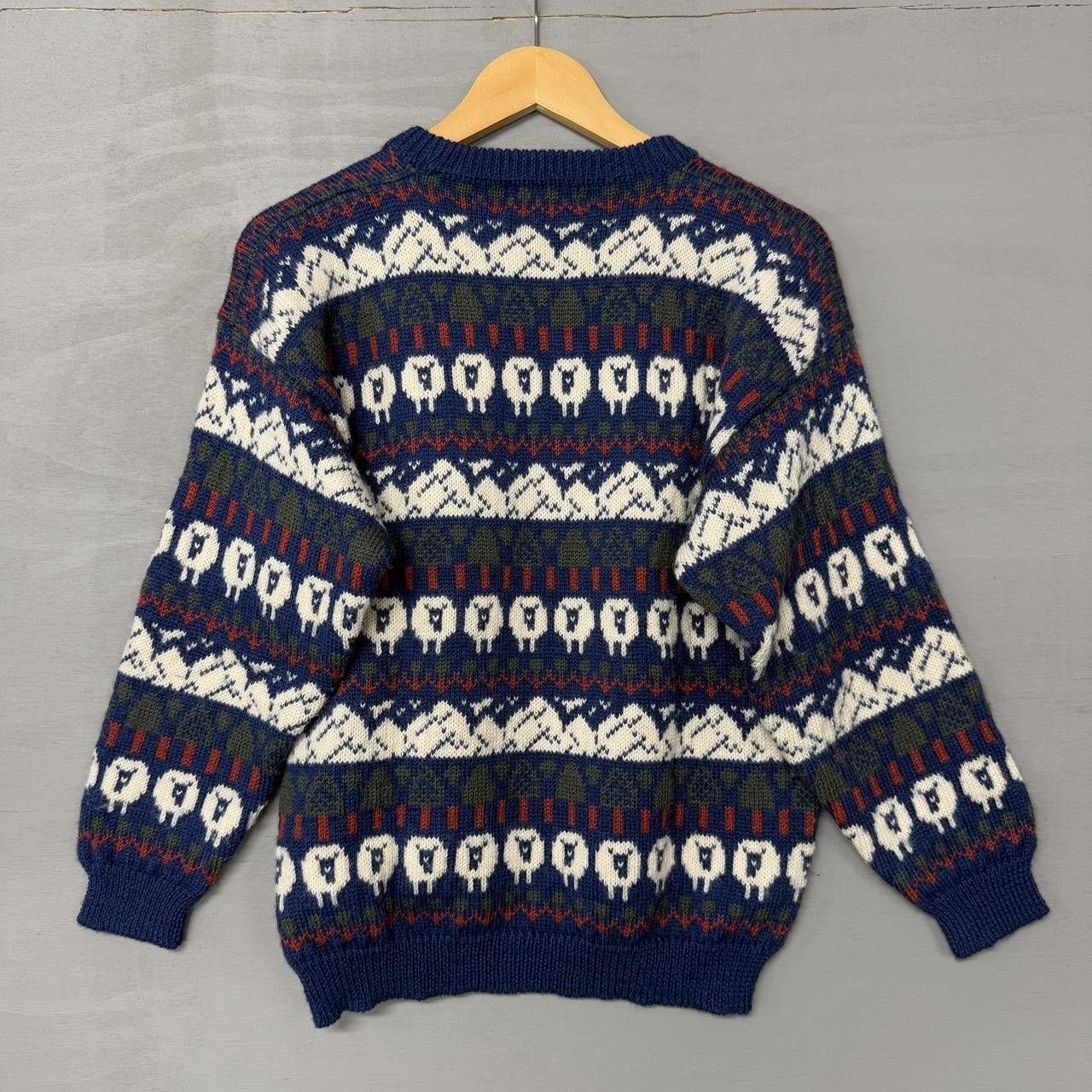Vintage Vintage Jumpers 100% Wool Sheep Cottage Sweater Small Size US S / EU 44-46 / 1 - 2 Thumbnail