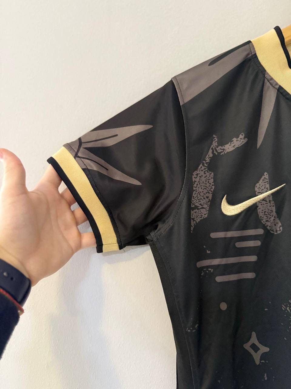 Nike Nike Brazil Soccer Jersey Womenswear Streetwear Rare M Size M / US 6-8 / IT 42-44 - 7 Thumbnail