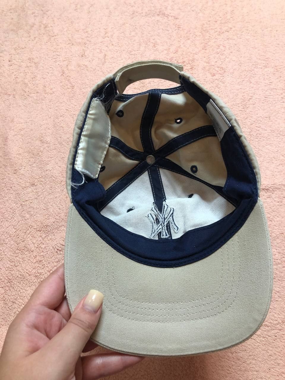 New York Yankees Cap New York Yankees Y2K Hats white big logo Vintage Size ONE SIZE - 13 Thumbnail