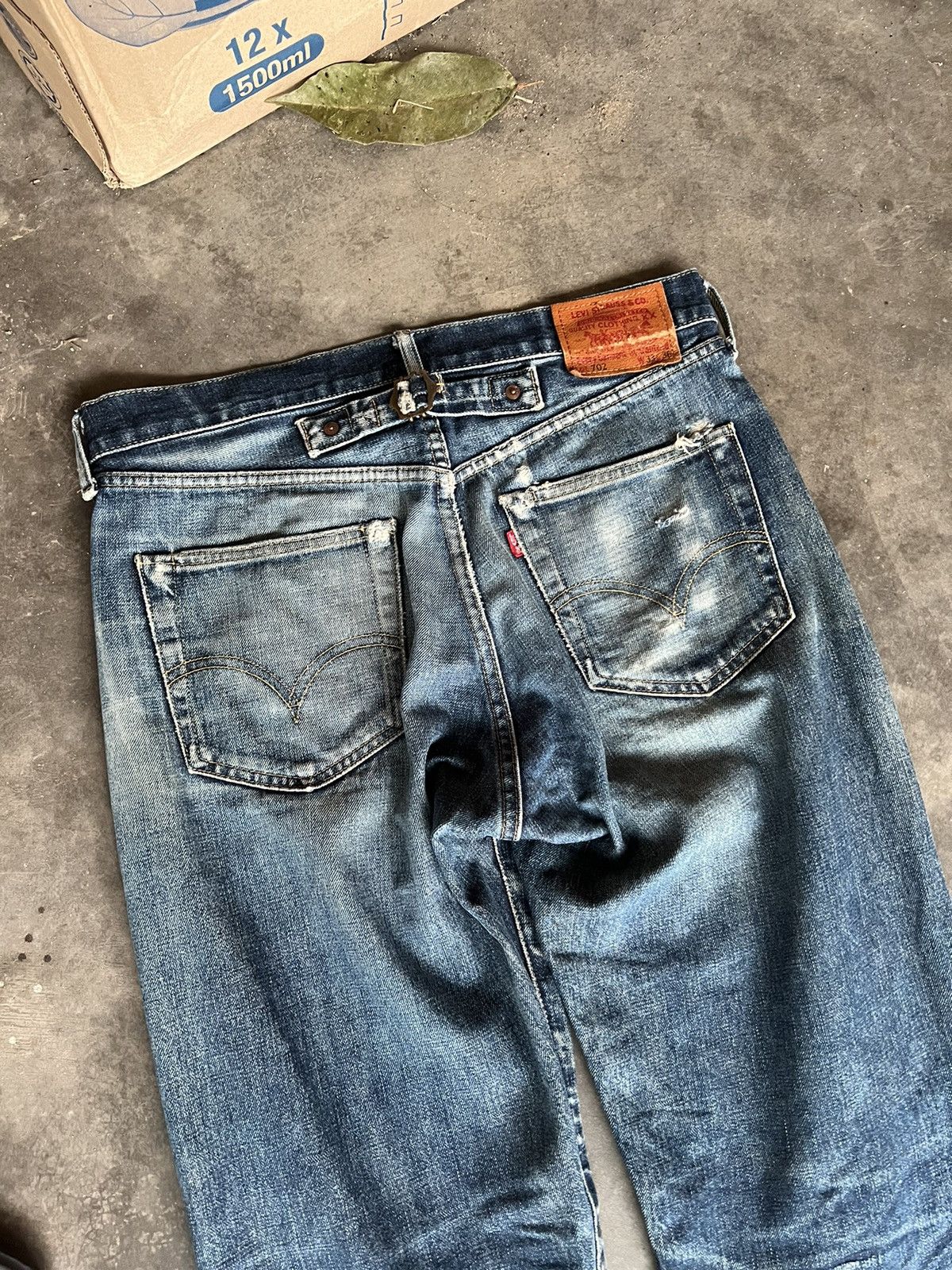 Levi's × Levi's Vintage Clothing VINTAGE LEVIS 702 BIG E SELVEDGE DISTRESSED JEANS Size US 32 / EU 48 - 15 Thumbnail