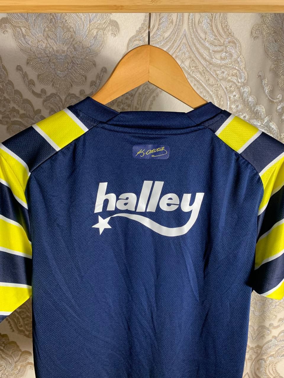 Puma Vintage Puma FC Fenerbahce Turkey Soccer Jersey Retro Y2K Size US M / EU 48-50 / 2 - 7 Thumbnail