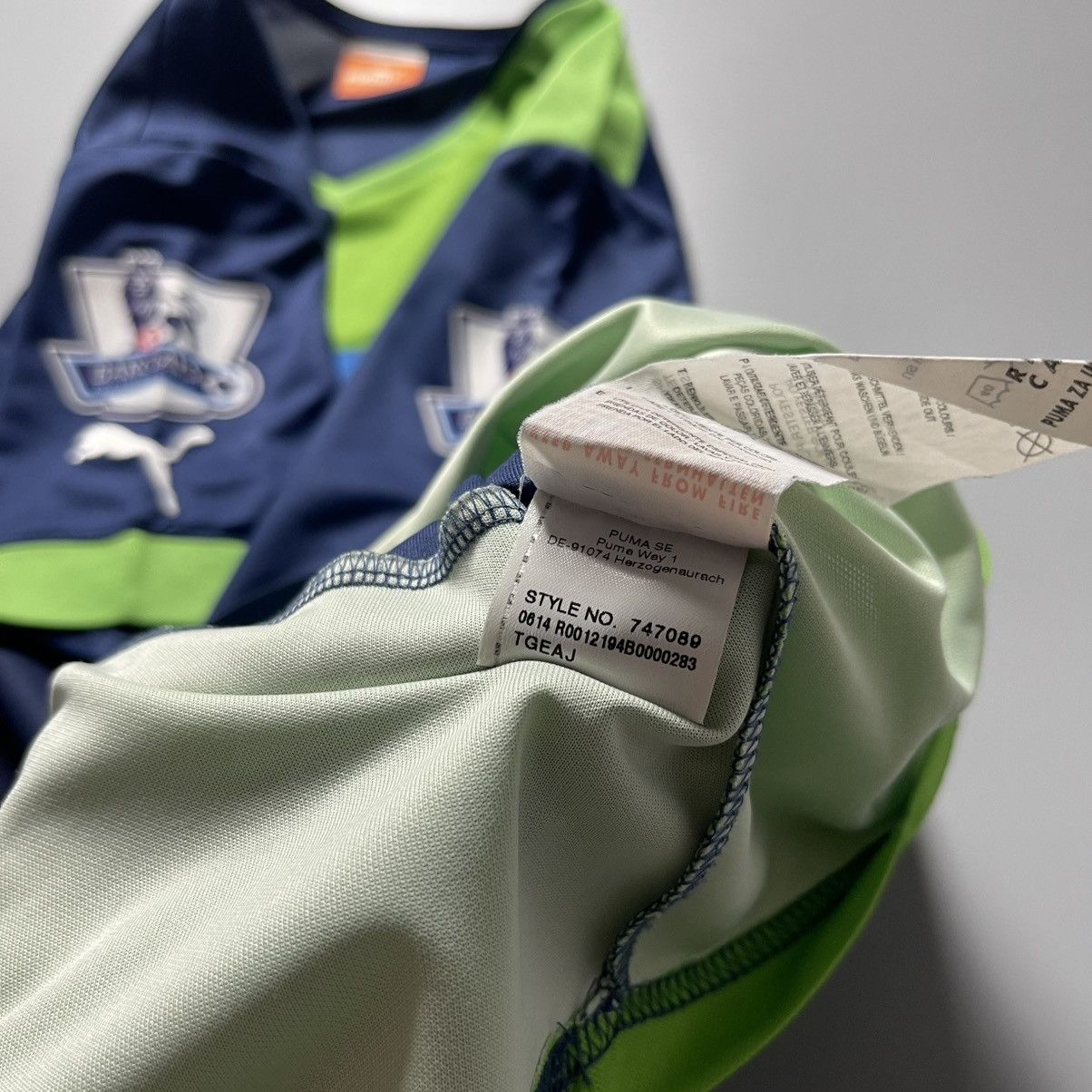 Puma NEWCASTLE PUMA 2014/2015 FOOTBALL THIRD JERSEY #24 TIOTE Size US S / EU 44-46 / 1 - 12 Thumbnail