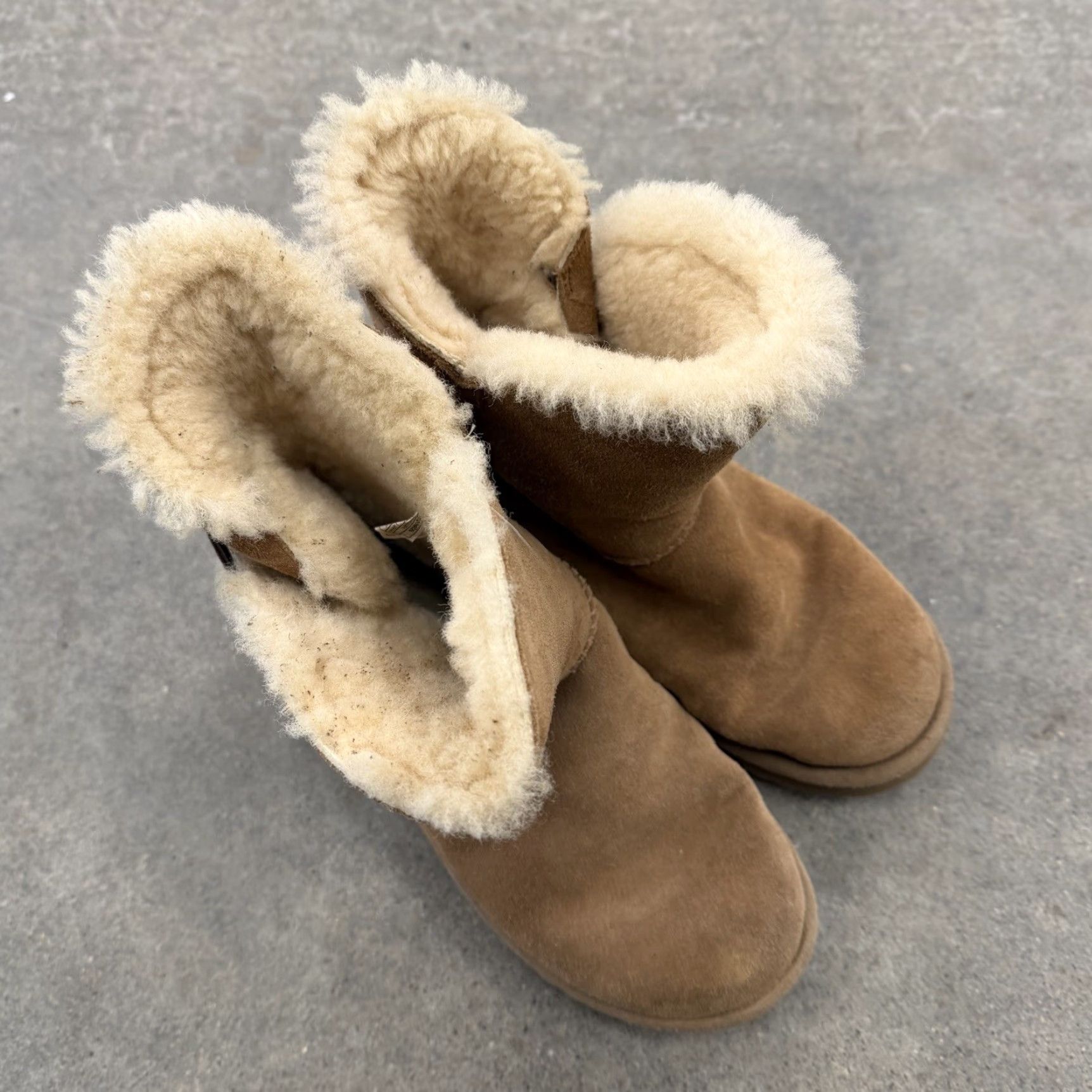Ugg UGG Boots Constantine Womens 8 Chestnut Suede Leather Sheepskin Winter 1018629 Boots Womens 8 Chestnut Suede Leather Sheepskin Winter 1018629 Size US 8 / IT 38 - 2 Thumbnail