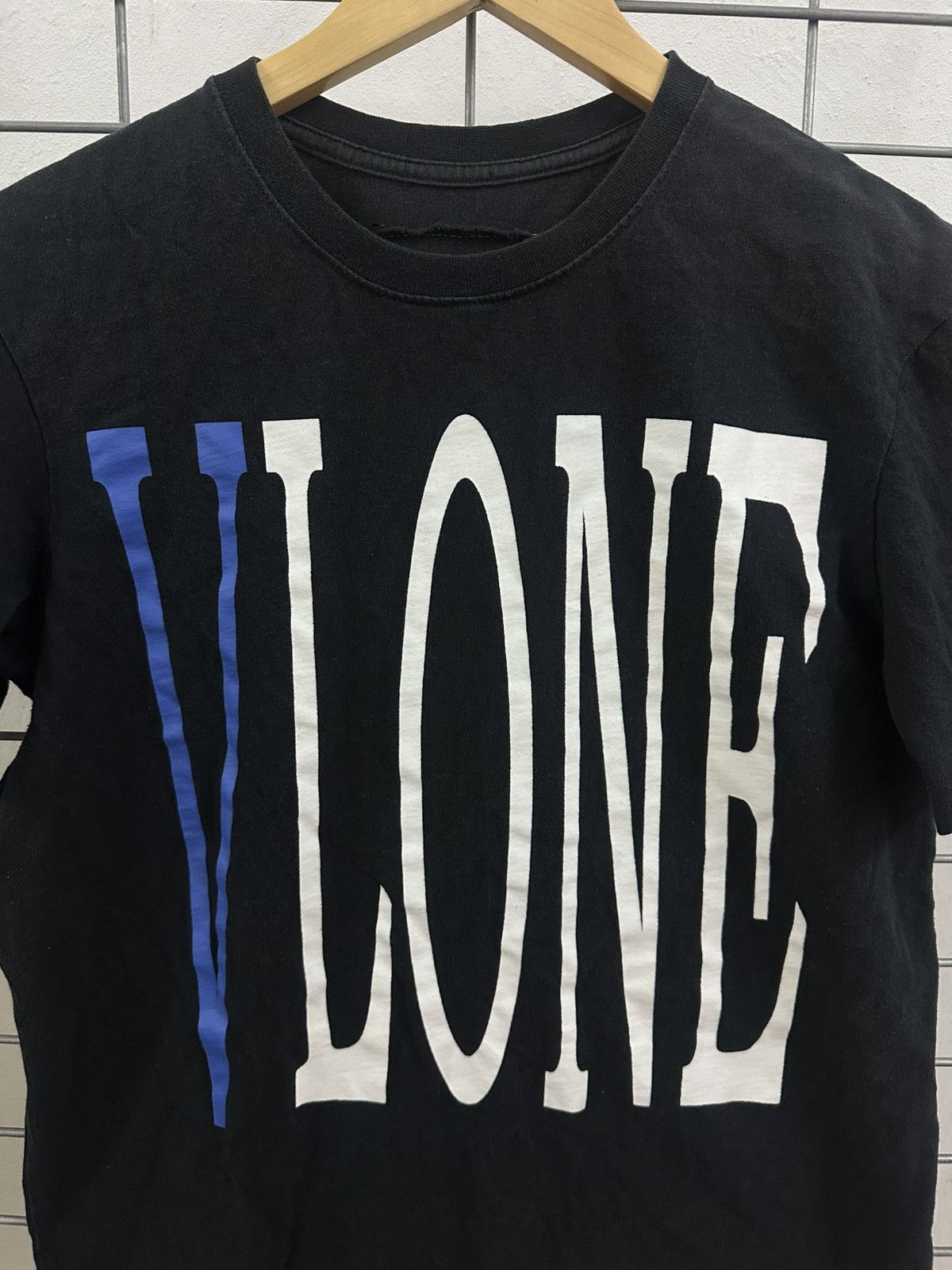 Designer Authentic Vlone Staple Tee But Missing Tag Size US S / EU 44-46 / 1 - 4 Thumbnail