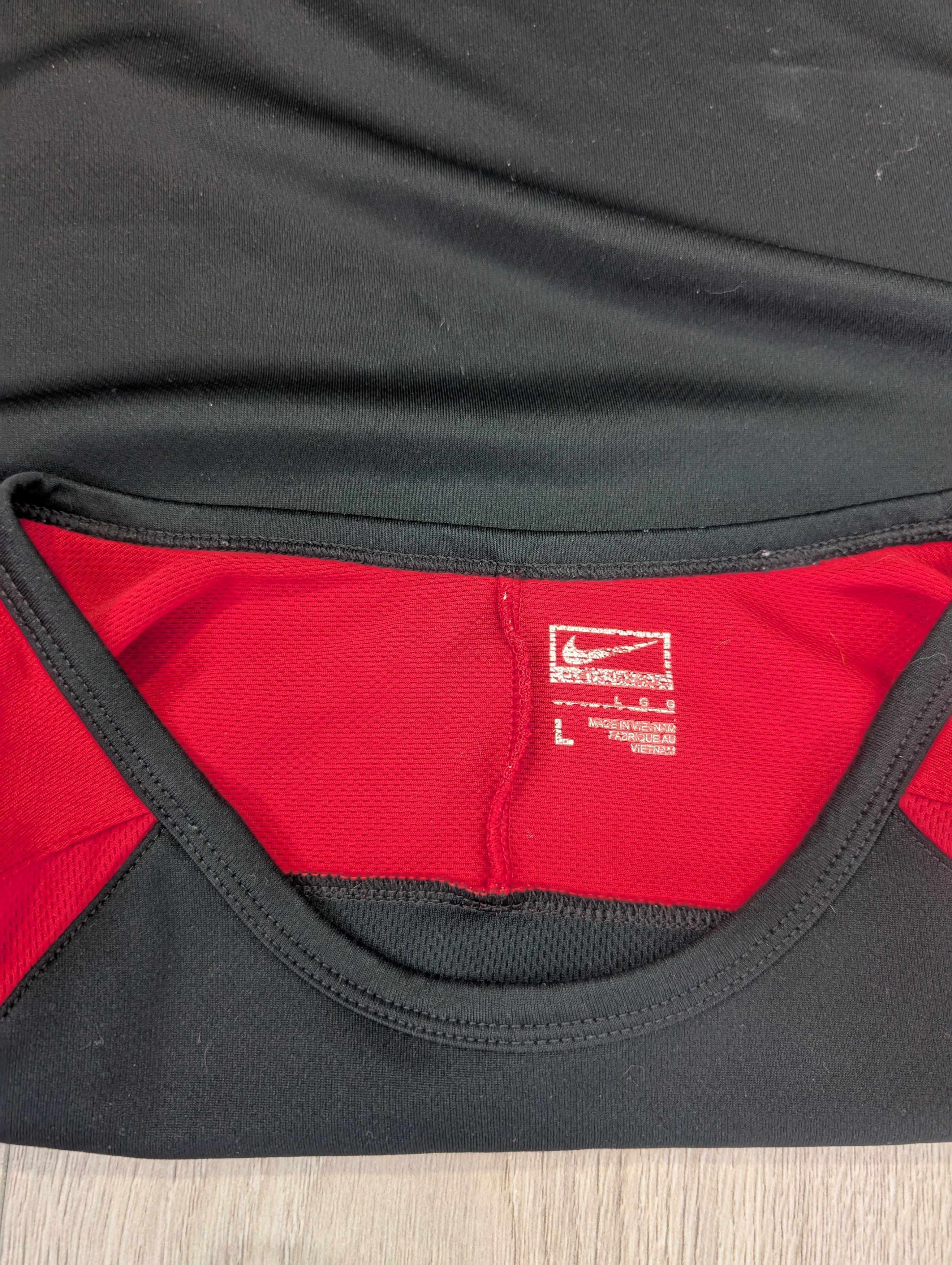 Nike × Vintage VINTAGE Nike center logo muscle shirt Size US L / EU 52-54 / 3 - 4 Thumbnail