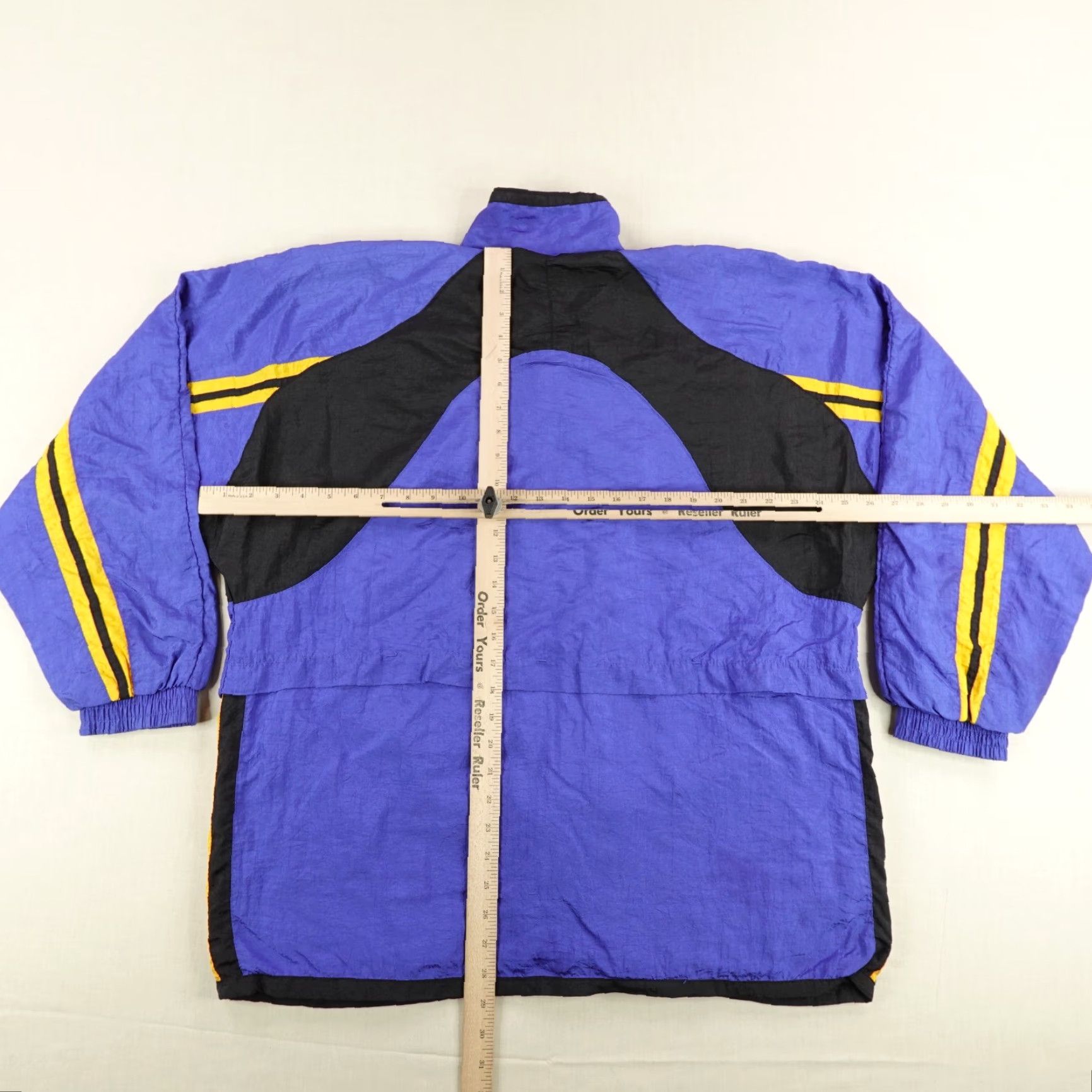 Reebok VINTAGE Reebok Jacket Men L Blue Windbreaker Lined 90s Geometric Nylon Full Zip Pockets Wind-Resistant Size US L / EU 52-54 / 3 - 5 Thumbnail