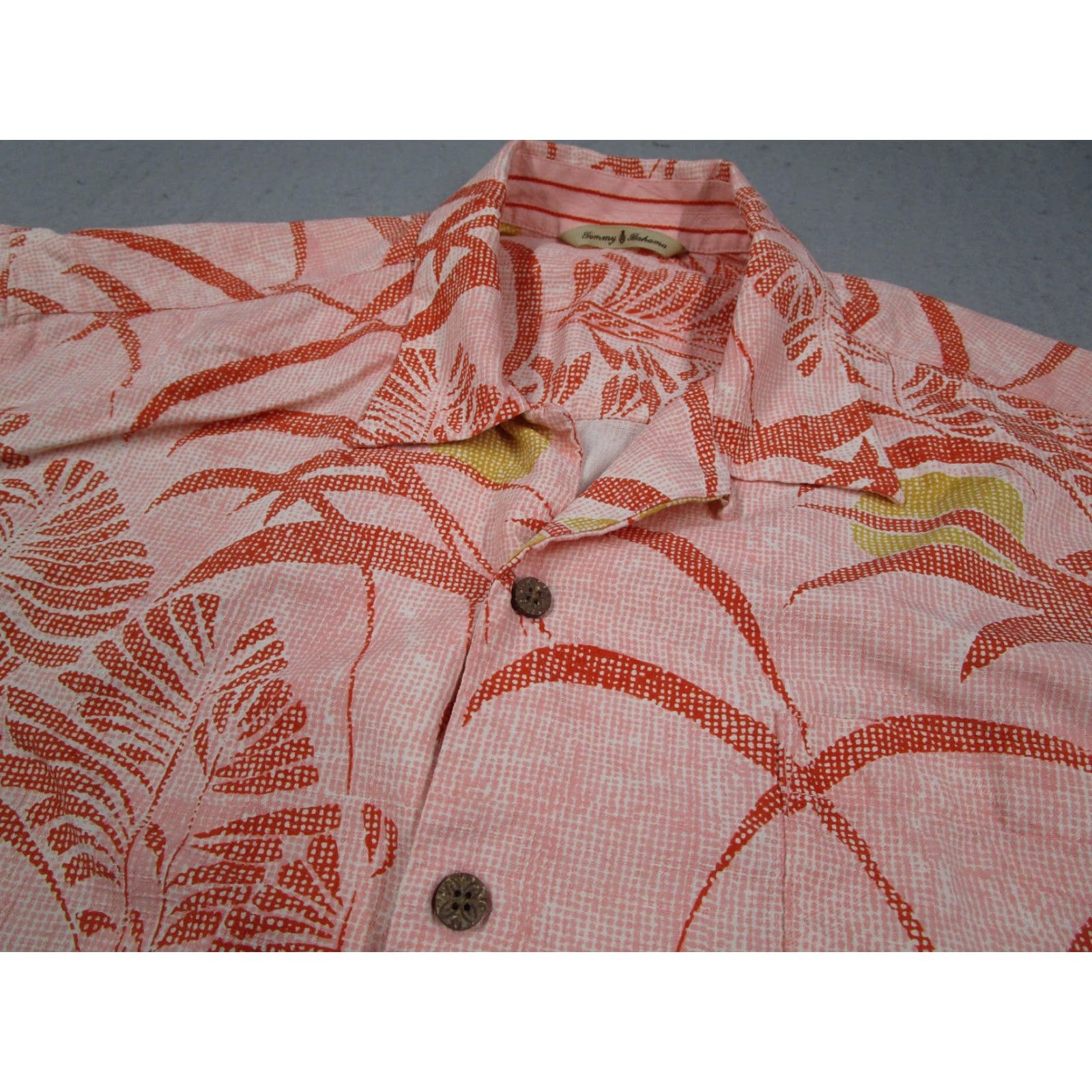 Tommy Bahama Tommy Bahama Shirt Mens L Pink Red Silk Hawaiian Camp Button Up Loop Collar Size US L / EU 52-54 / 3 - 2 Thumbnail