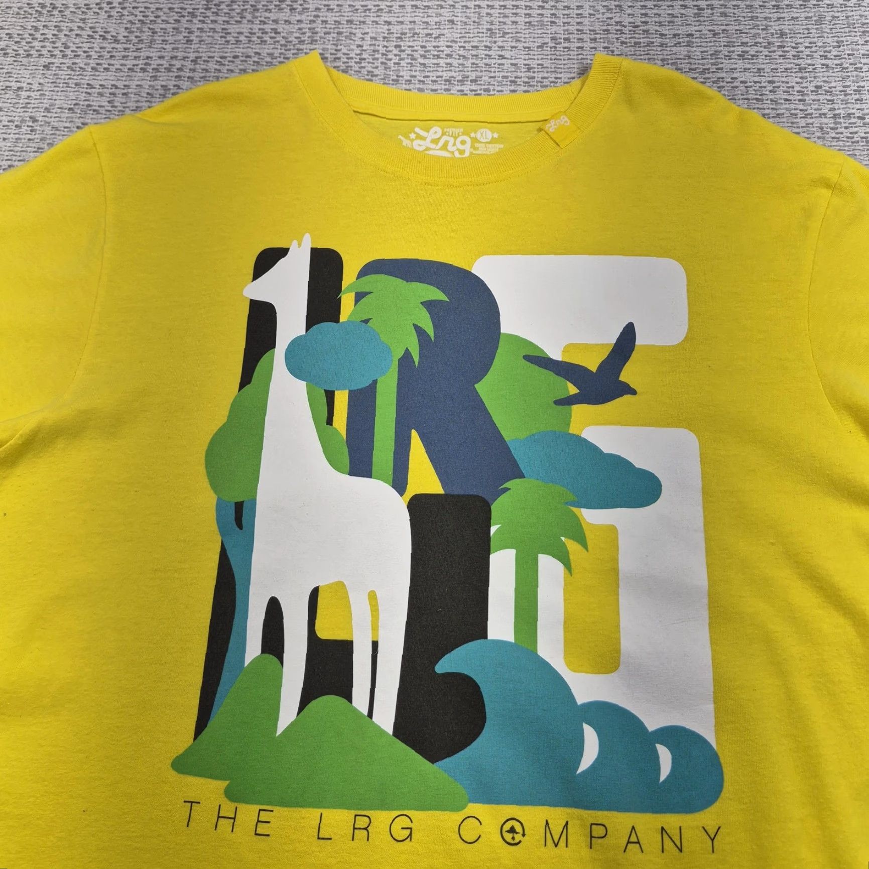 Logo 7 LRG Shirt Mens XL Yellow Jungle Giraffe Logo Graphic Tee Streetwear Nature Size US XL / EU 56 / 4 - 5 Thumbnail