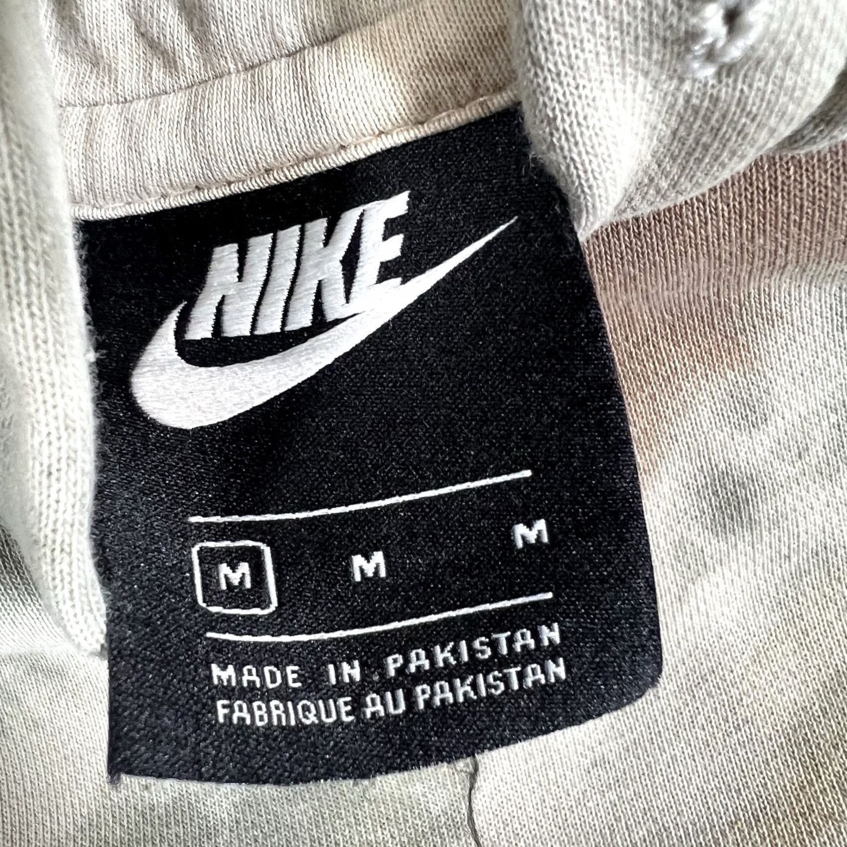 Nike Nike NSW Pullover Hoodie M Olive / White CU4345-222 SZ M Men Medium Olive White Hoodie Mens M Size US M / EU 48-50 / 2 - 6 Thumbnail