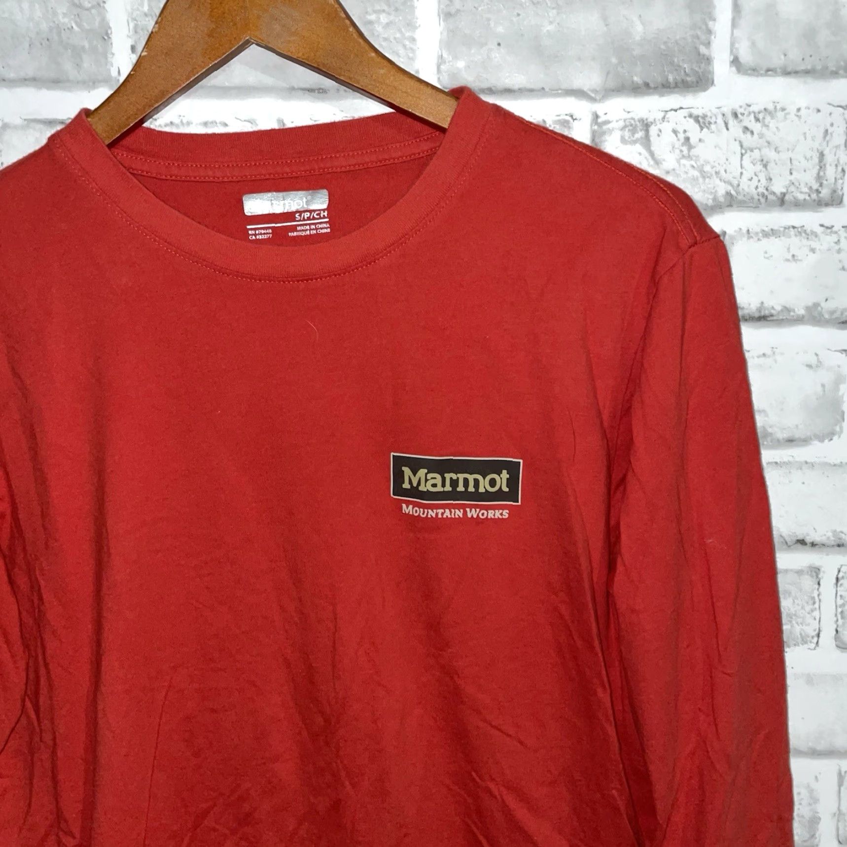 Marmot Marmot Mountain Works Graphic Long Sleeve Red Shirt Mens Size S Size US S / EU 44-46 / 1 - 3 Thumbnail