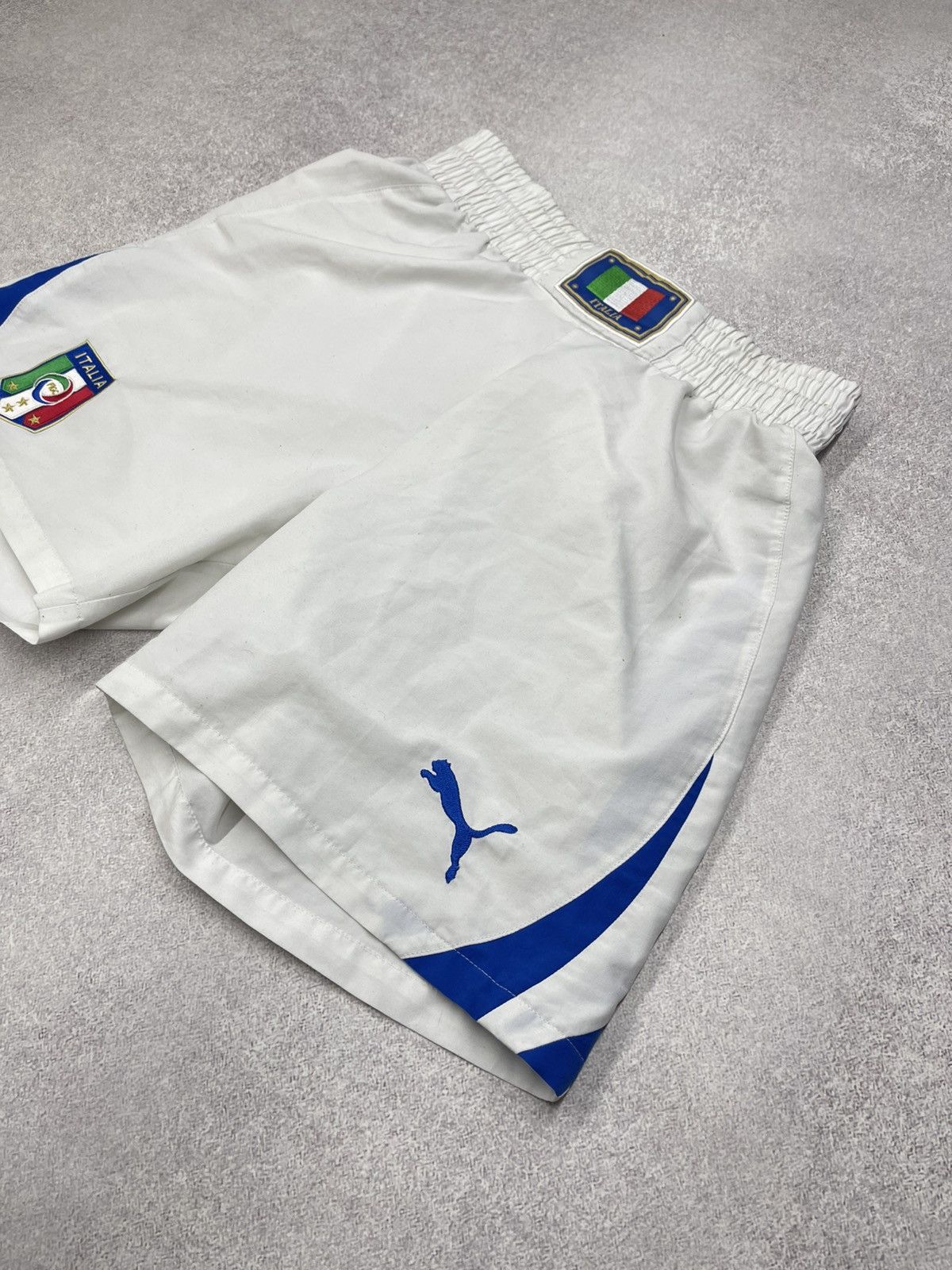 Puma Vintage Puma Italy National Team Football Shorts Y2K Size US 32 / EU 48 - 3 Thumbnail