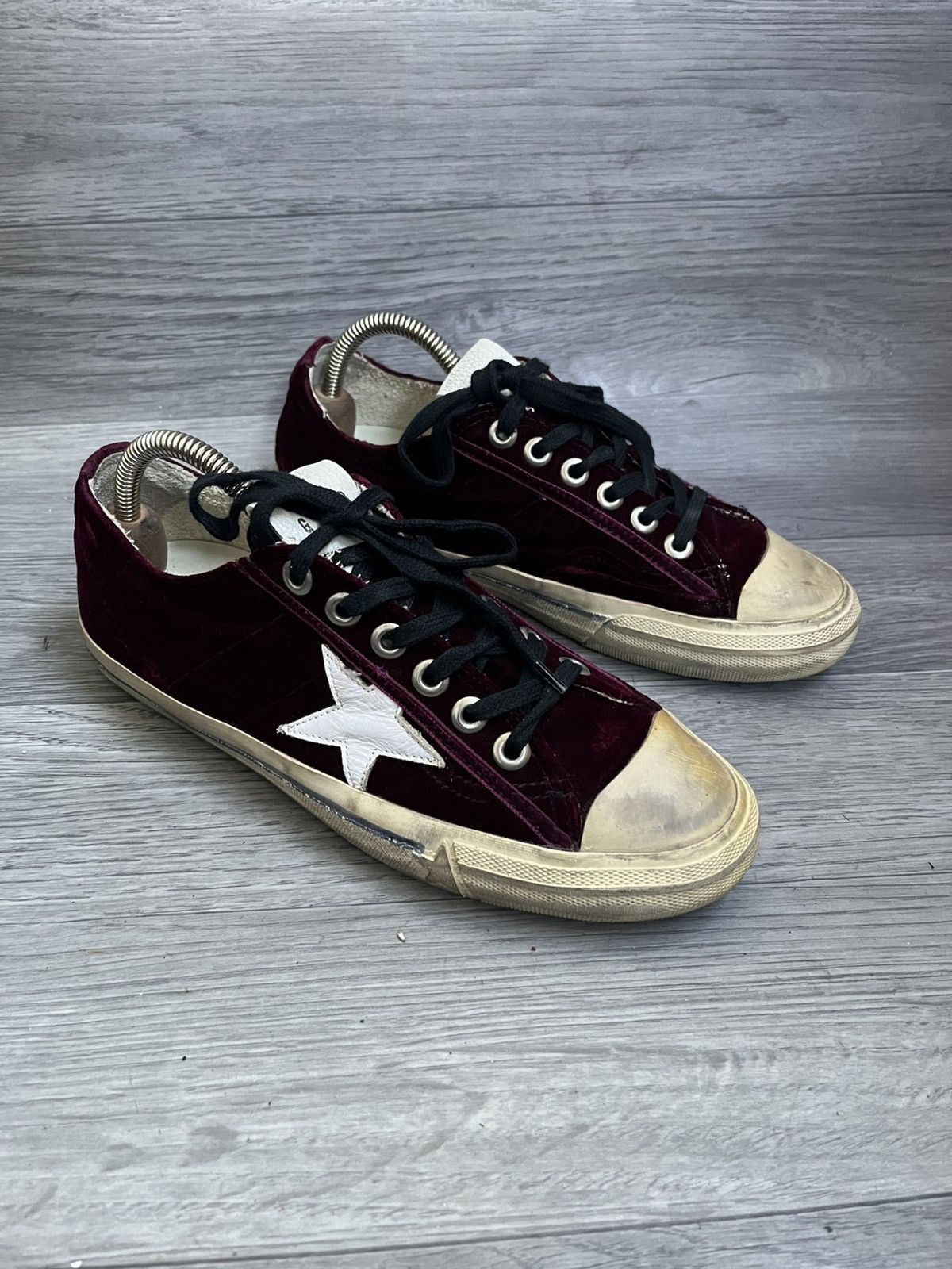 Golden Goose Golden star v-star velvet low top sneakers sz 39 Size US 9 / IT 39 - 8 Thumbnail