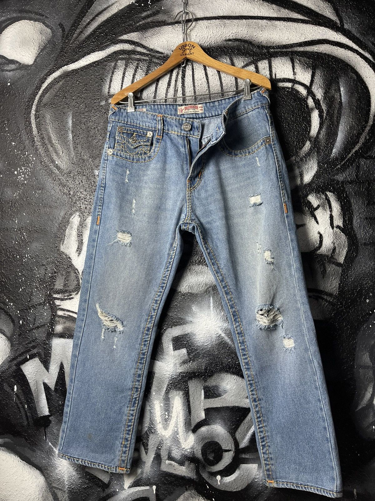 True Religion True Religion Ricky Relaxed Straight Distressed Denim Jeans Size US 32 / EU 48 - 2 Thumbnail