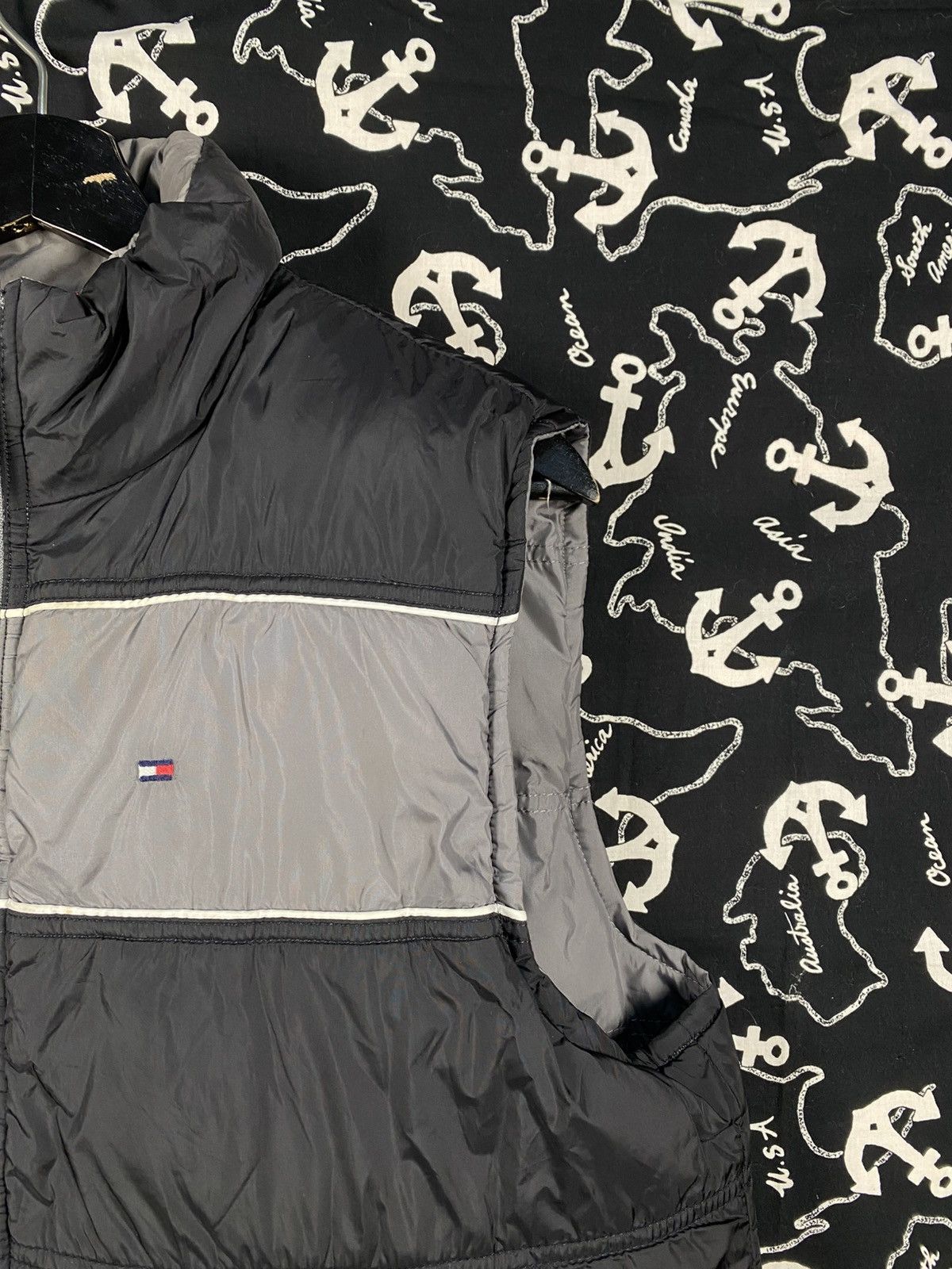 Tommy Hilfiger Tommy Hilfiger Puffer Vest Grey Sleeveless Jacket Japan Size US S / EU 44-46 / 1 - 8 Thumbnail