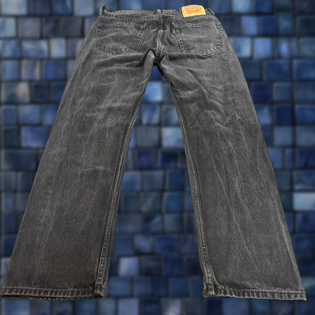 Levi's VINTAGE Levi’s 505 Jeans 33 Mens Regular Straight Denim BlackLight Wash 80s Cowboy Western Jeans 33x30 30in inseam Size US 33 - 1 Thumbnail