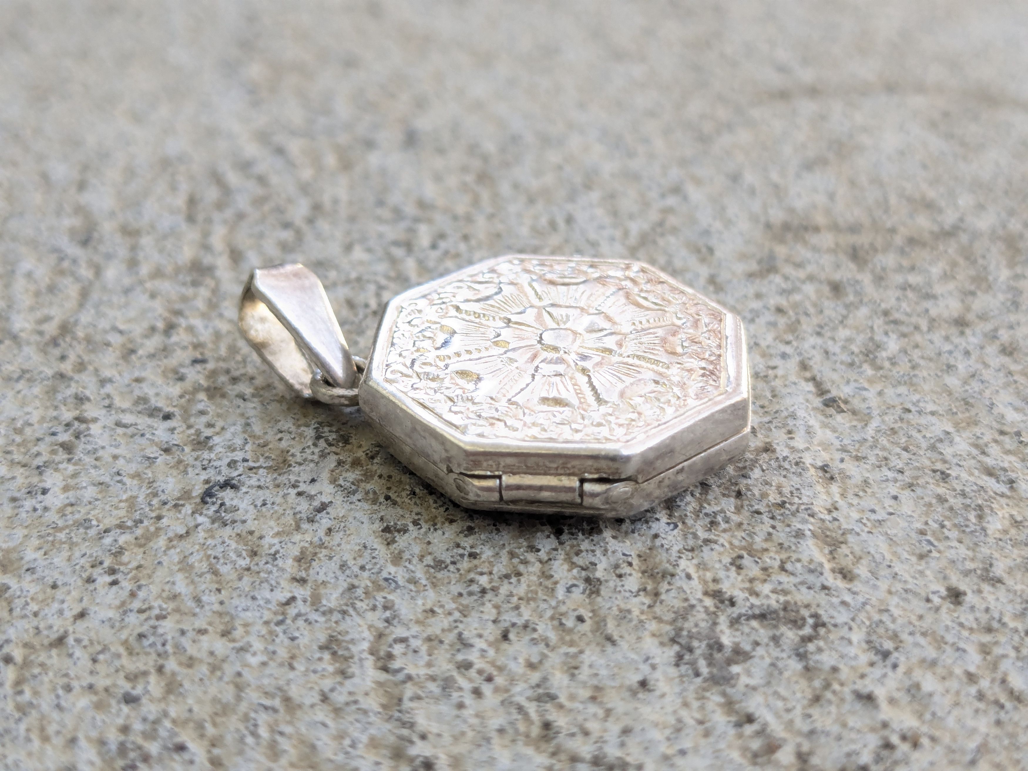 Jewelry Vintage Sterling Silver Pendant Locket Picture Octagon Size ONE SIZE - 8 Thumbnail