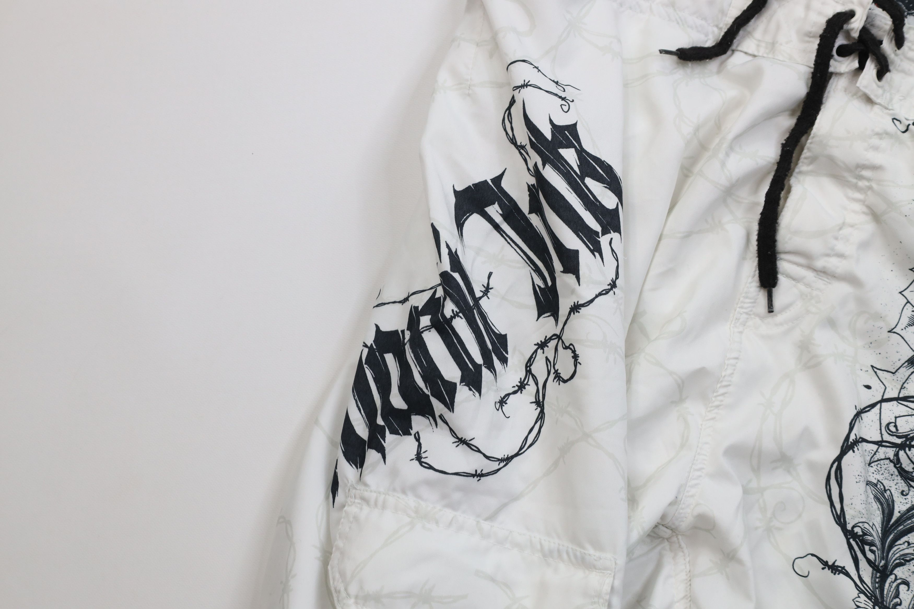 Vintage Vintage Y2K Streetwear Wire Skull Lined Board Shorts White Size US 36 / EU 52 - 6 Thumbnail
