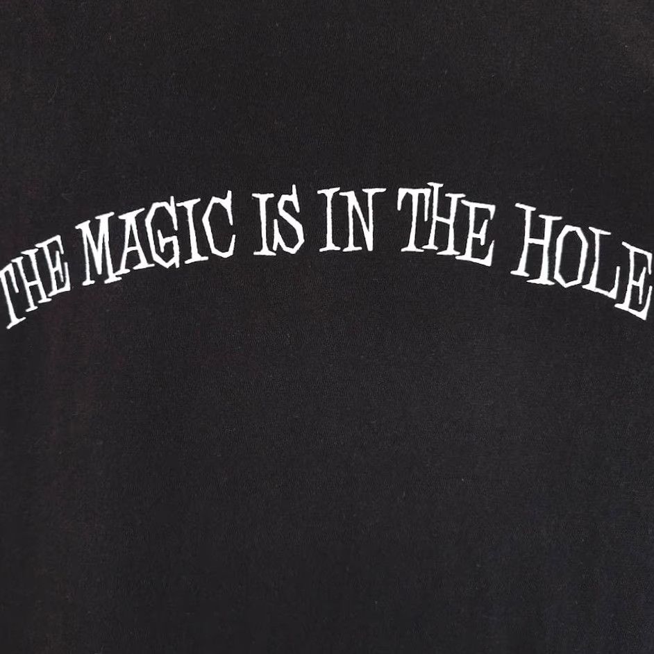 Hanes VINTAGE Hanes T Shirt Mens Size 2XL Black Y2K The Magic Is In The Hole Size US XXL / EU 58 / 5 - 3 Thumbnail