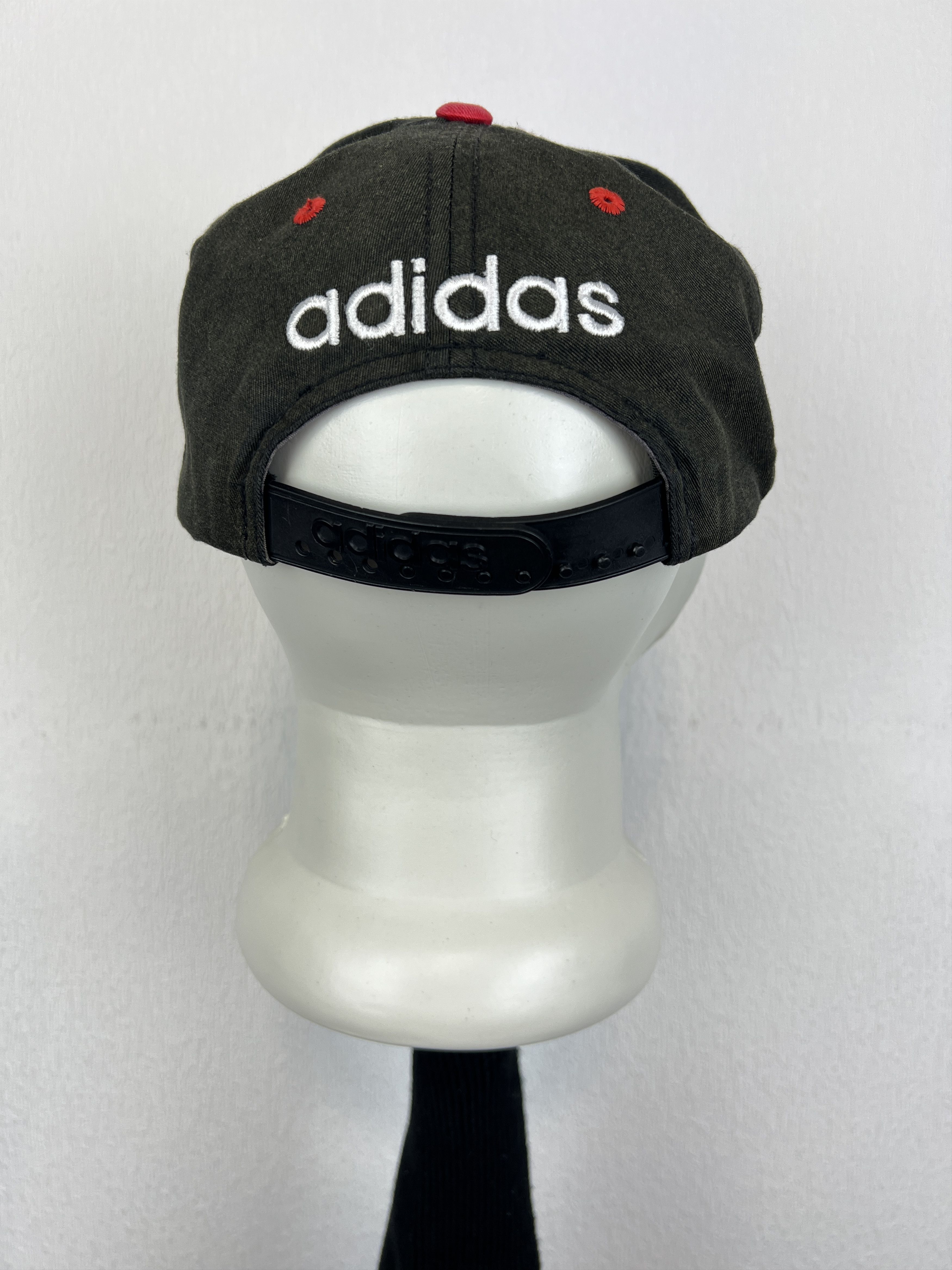 Adidas Vintage 90's Stuttgart Football Cap Soccer Hat Snapback Size ONE SIZE - 5 Thumbnail