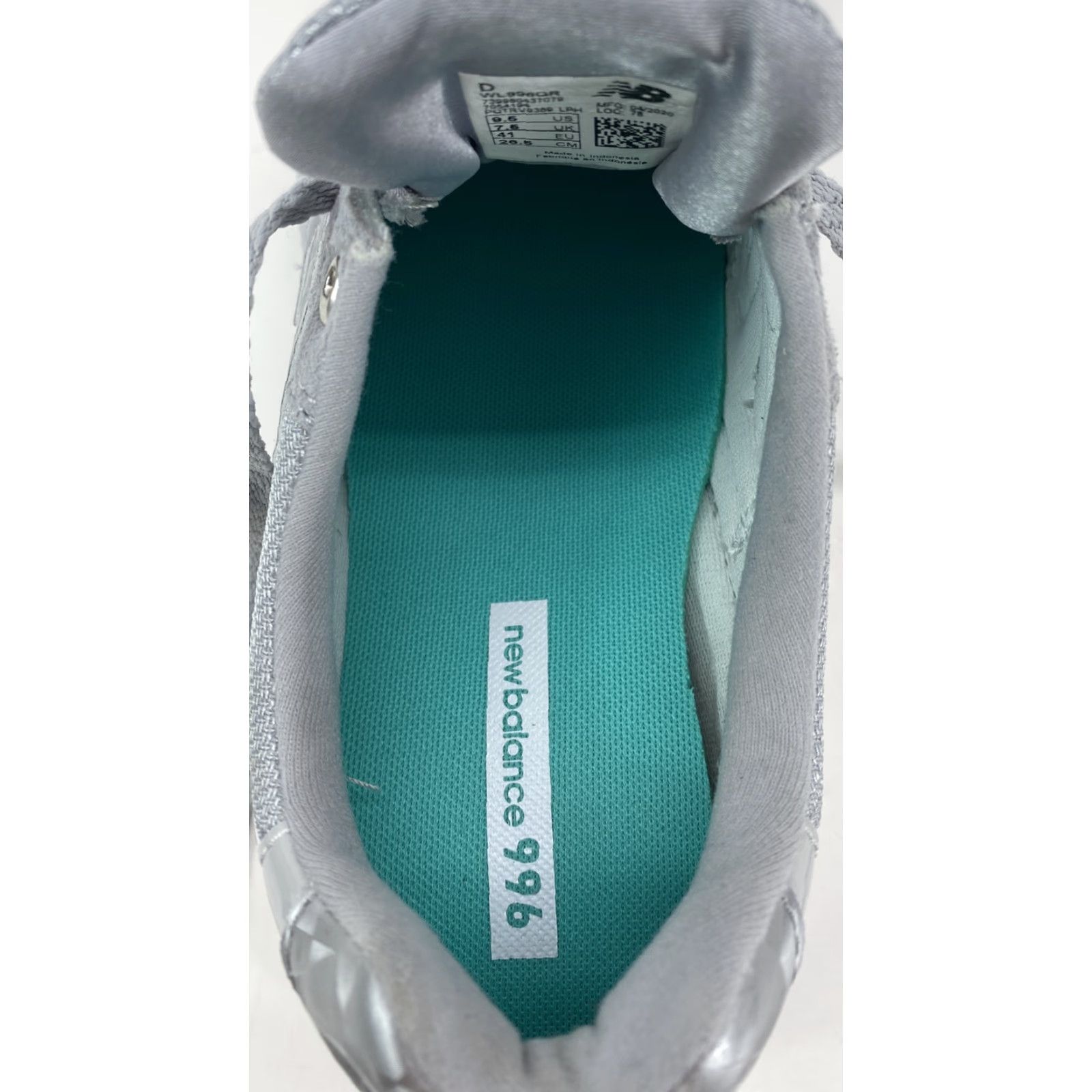New Balance VINTAGE New Balance 996 Womens 9.5 D Gray Suede Silver Iridescent Tag Walking Sneakers Size ONE SIZE - 8 Thumbnail