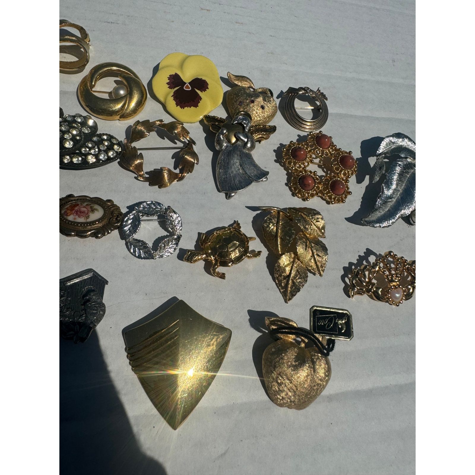 Vintage 22 Signed Brooch Pins- Vintage Size ONE SIZE - 2 Thumbnail