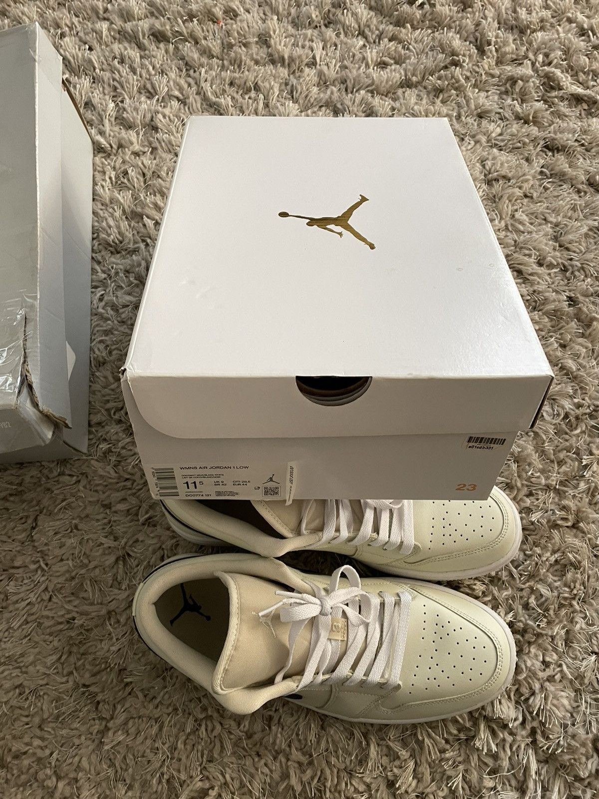 Jordan Brand Jordan 1 Low Coconut Milk Size US 11.5 / EU 44-45 - 12 Thumbnail