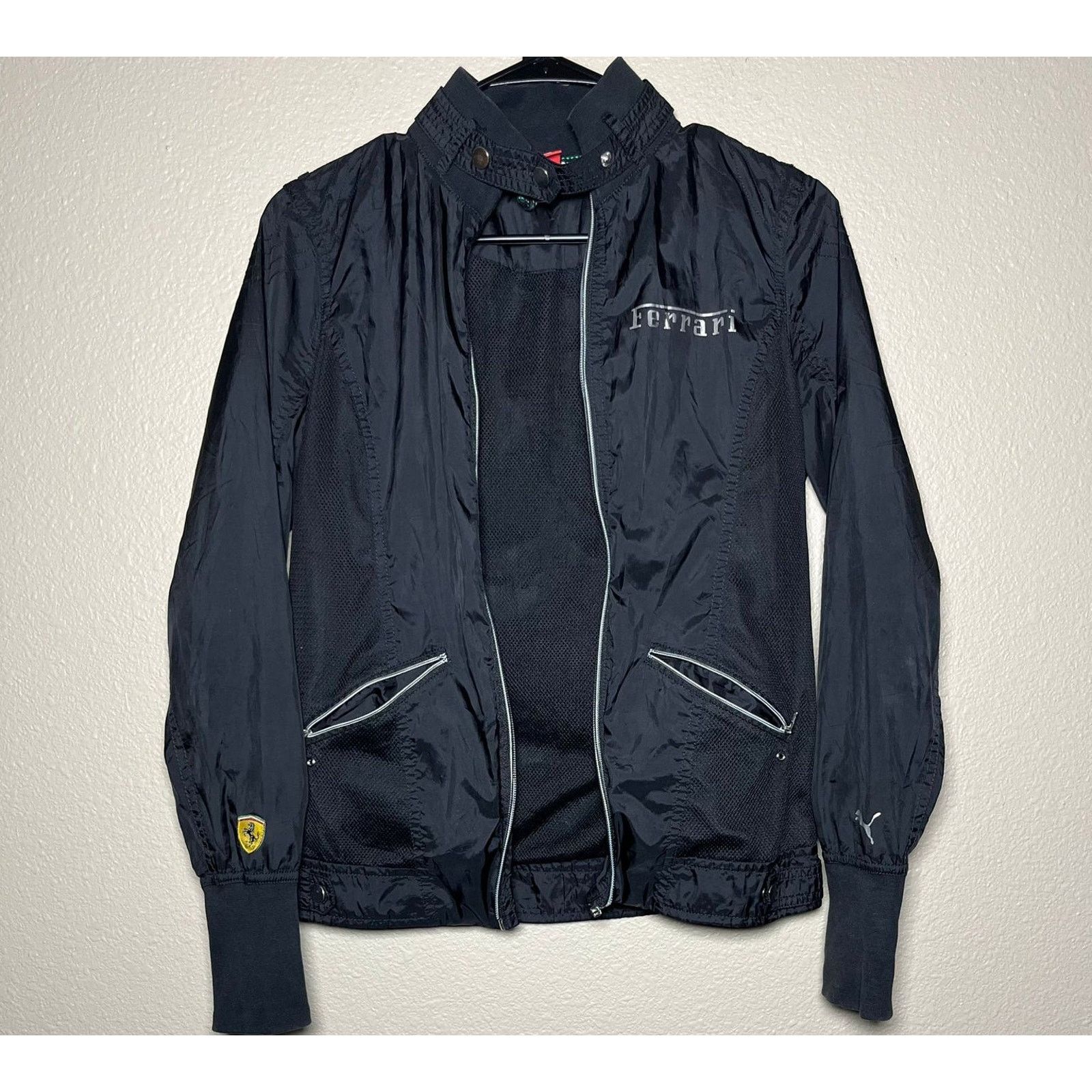 Puma 🏎️ Puma x Ferrari Windbreaker Jacket – With Size S Size US S / EU 44-46 / 1 - 1 Thumbnail