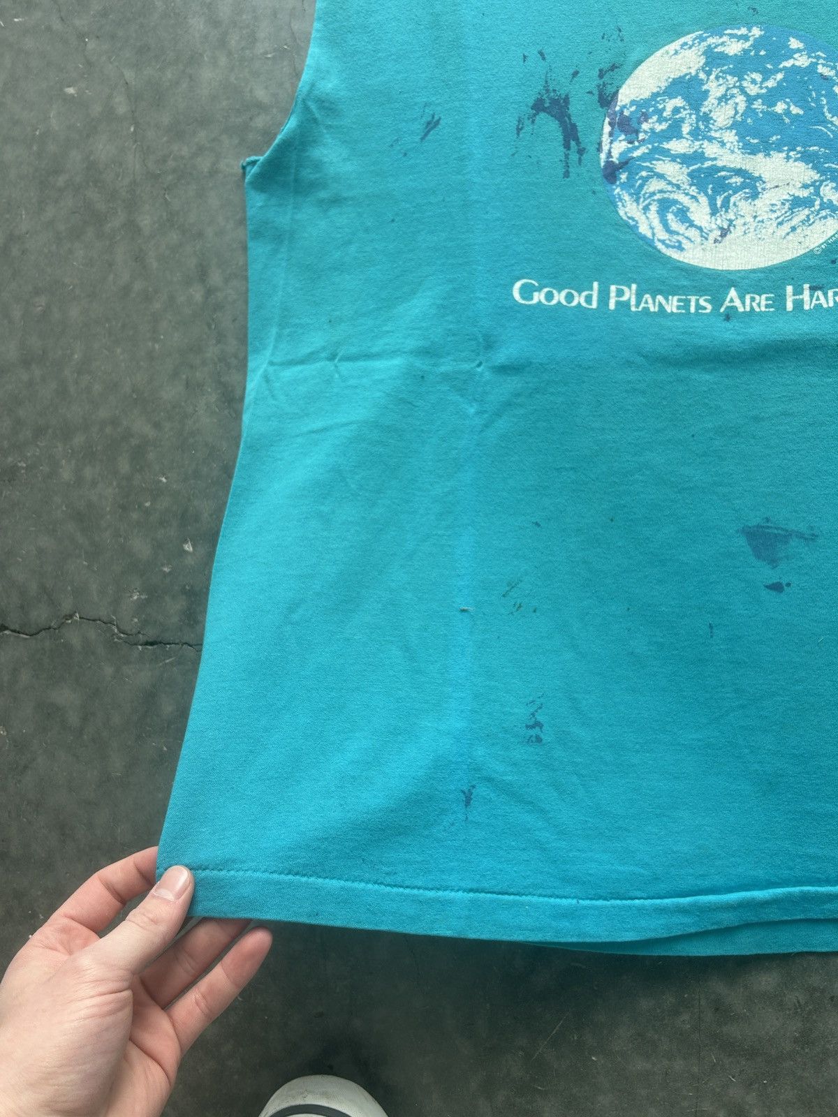 Vintage Vintage 80s Good Planets Are Hard To Find Graphic Tee Size US M / EU 48-50 / 2 - 3 Thumbnail