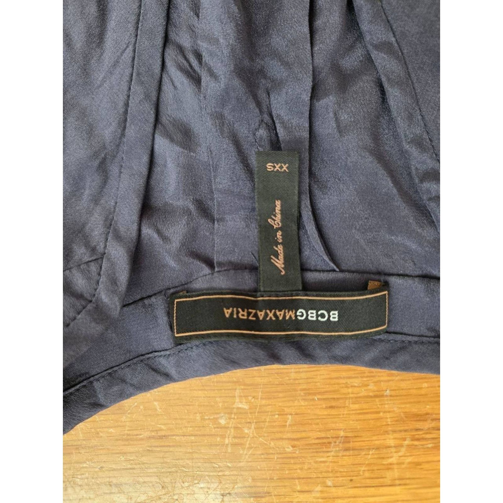 BCBGeneration BCBG MAX AZRIA SILK Blouse Navy Blue Size XXS A001142 Size XXS / US 00 / IT 34 - 4 Thumbnail
