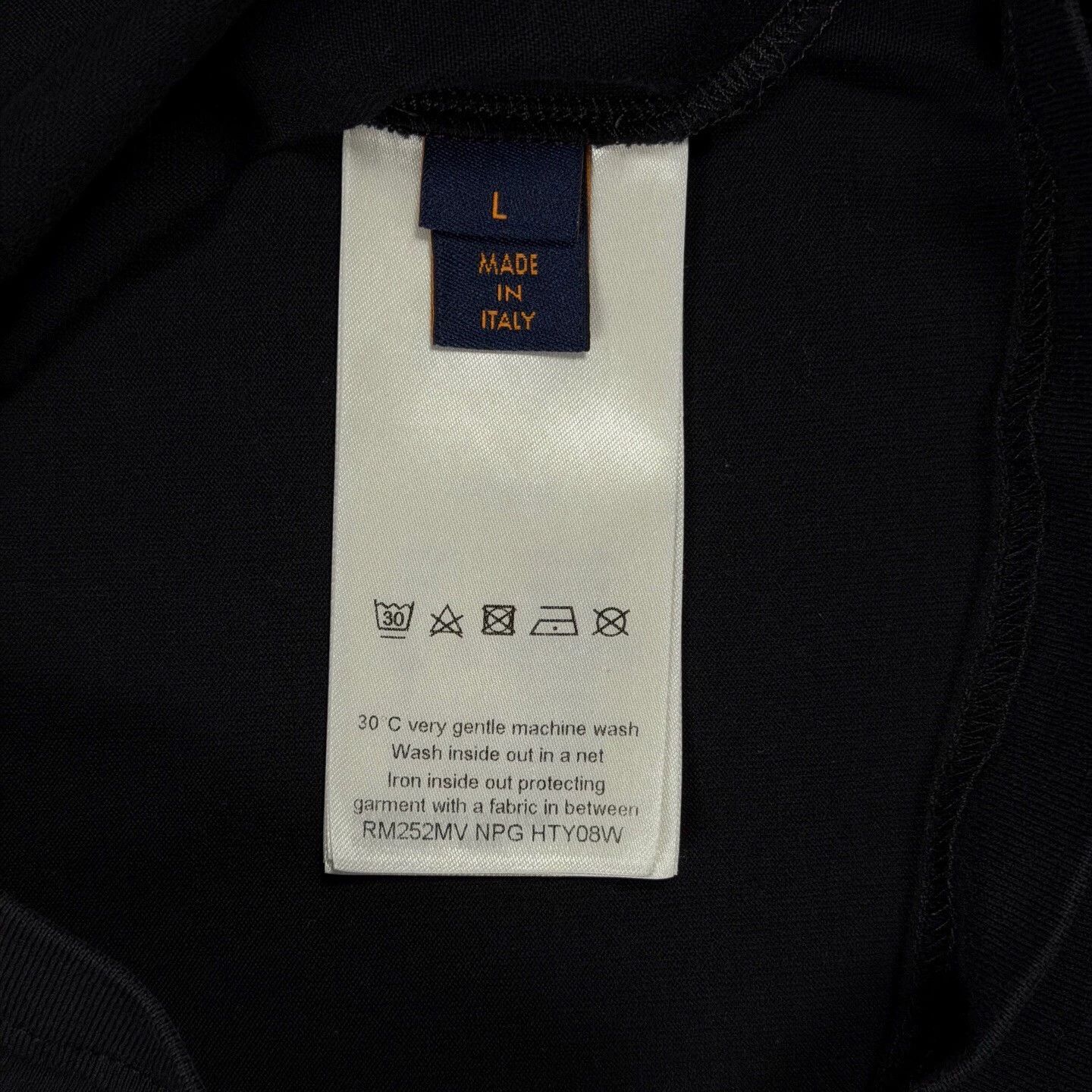 Louis Vuitton LV 25 Scales Logo black short sleeve L Size US L / EU 52-54 / 3 - 4 Thumbnail
