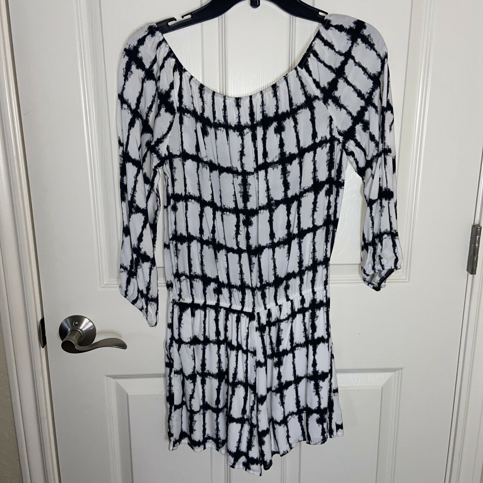 Bar III Bar III Off Shoulder Romper Black White Elastic Waist S Size 27" / US 4 / IT 40 - 3 Thumbnail